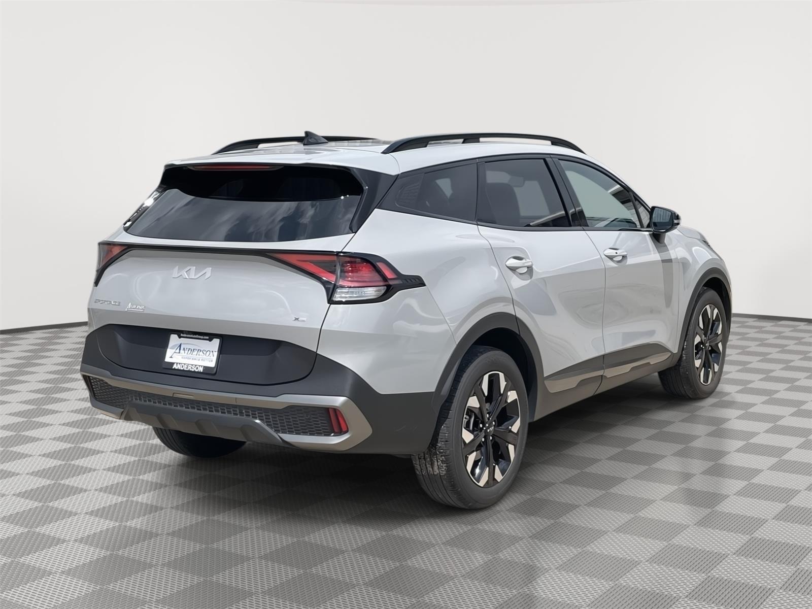 Vehicle photo 6