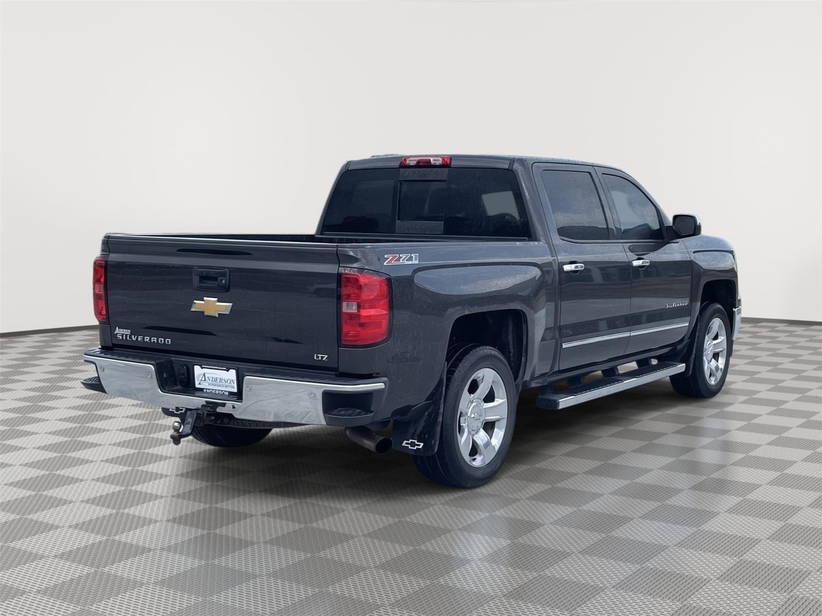 Vehicle photo 6