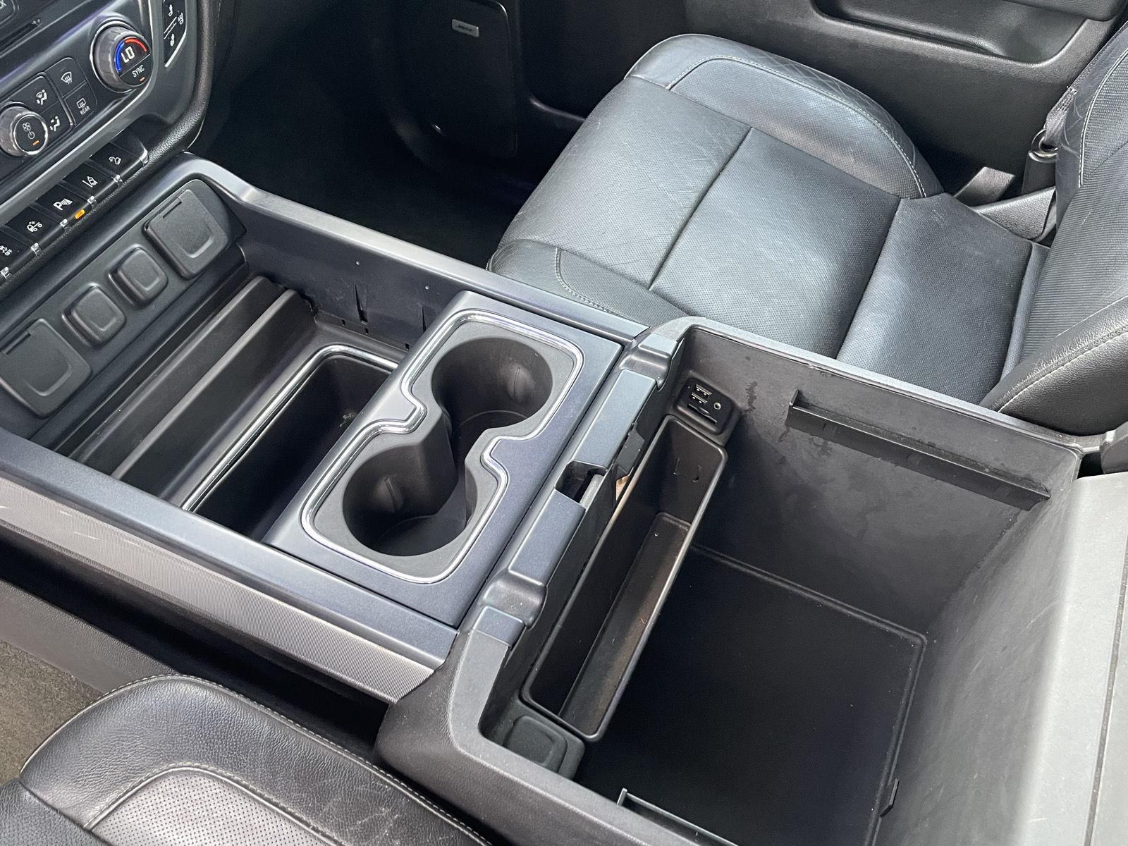 Vehicle photo 16