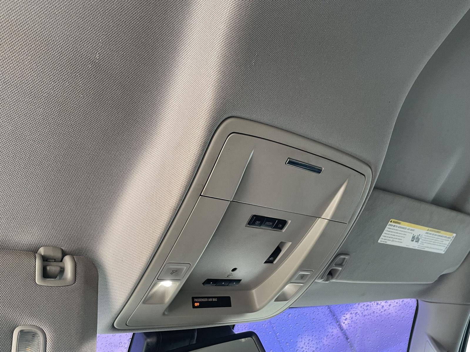 Vehicle photo 17