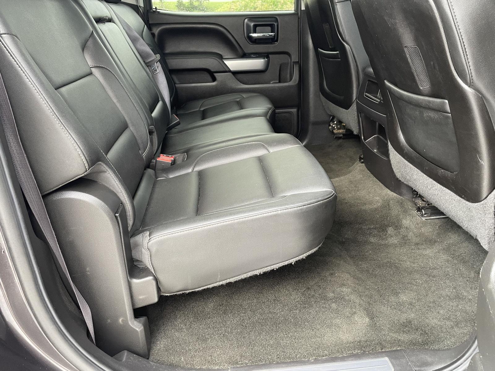 Vehicle photo 18