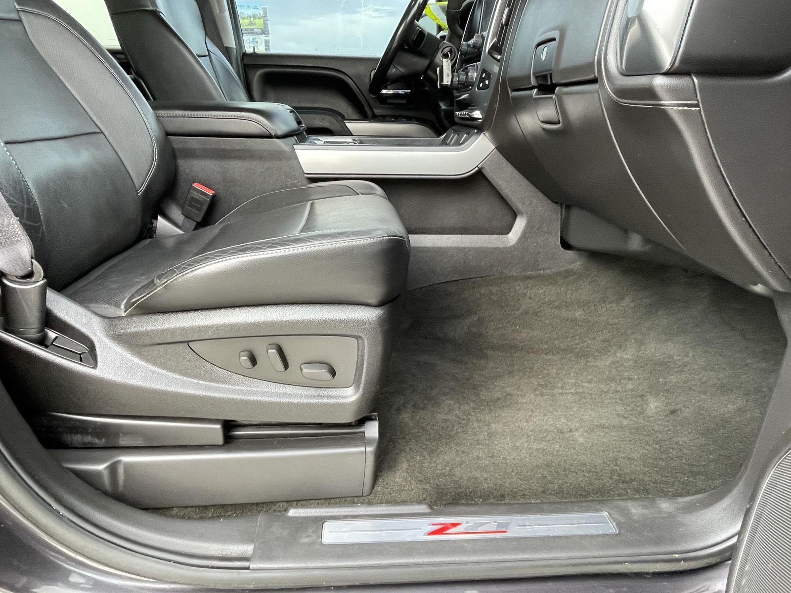 Vehicle photo 20