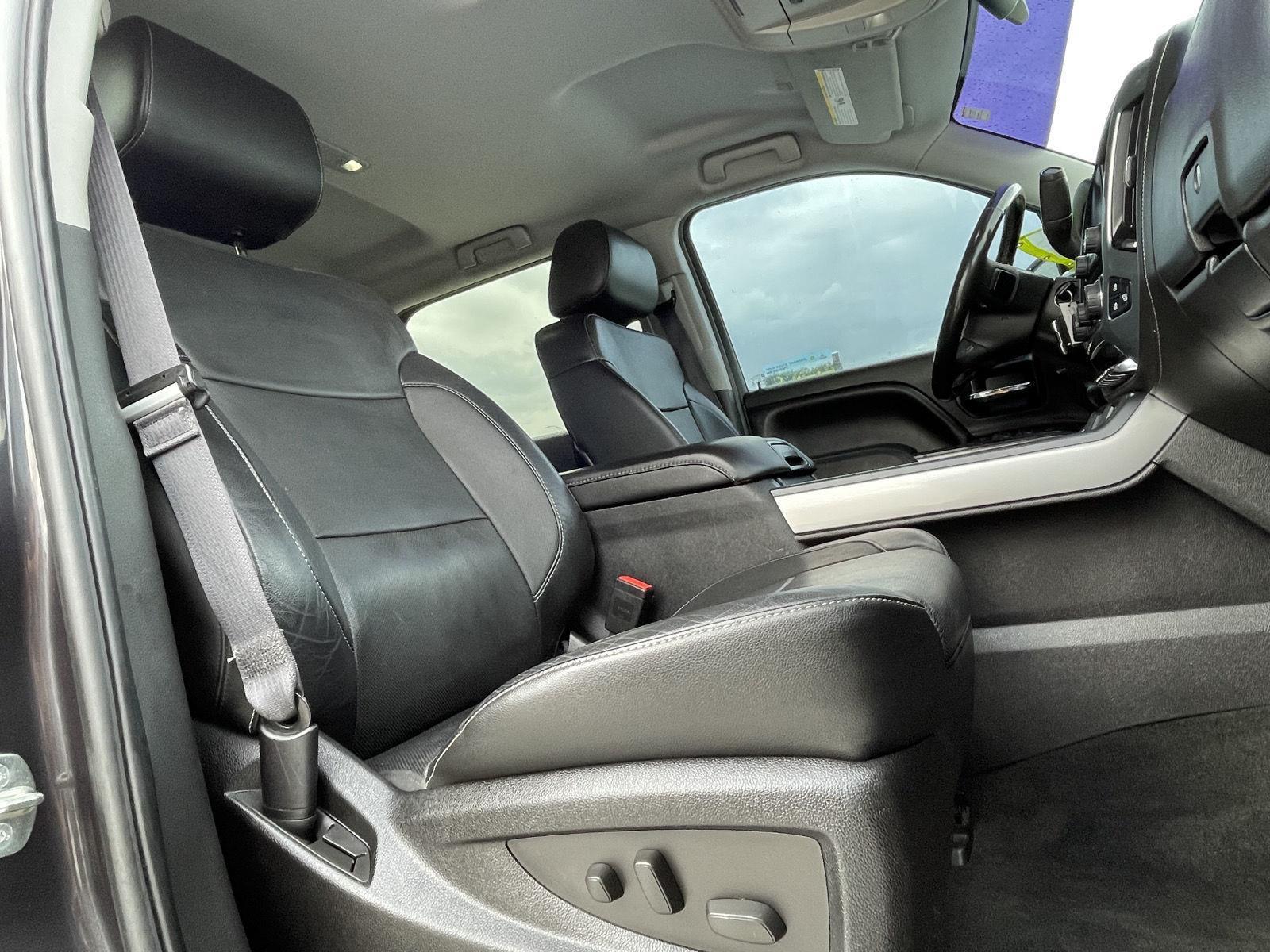 Vehicle photo 21