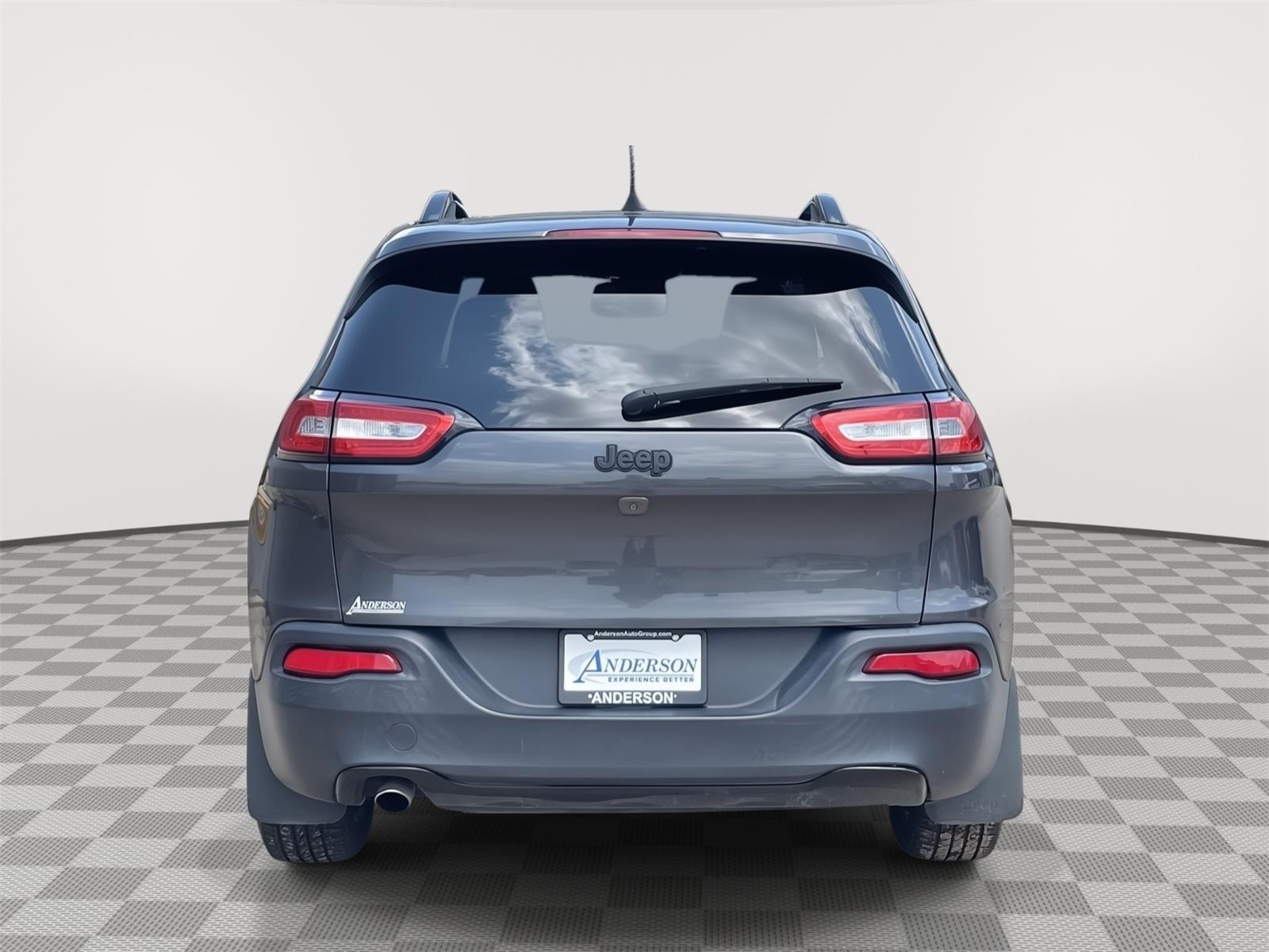 Vehicle photo 5