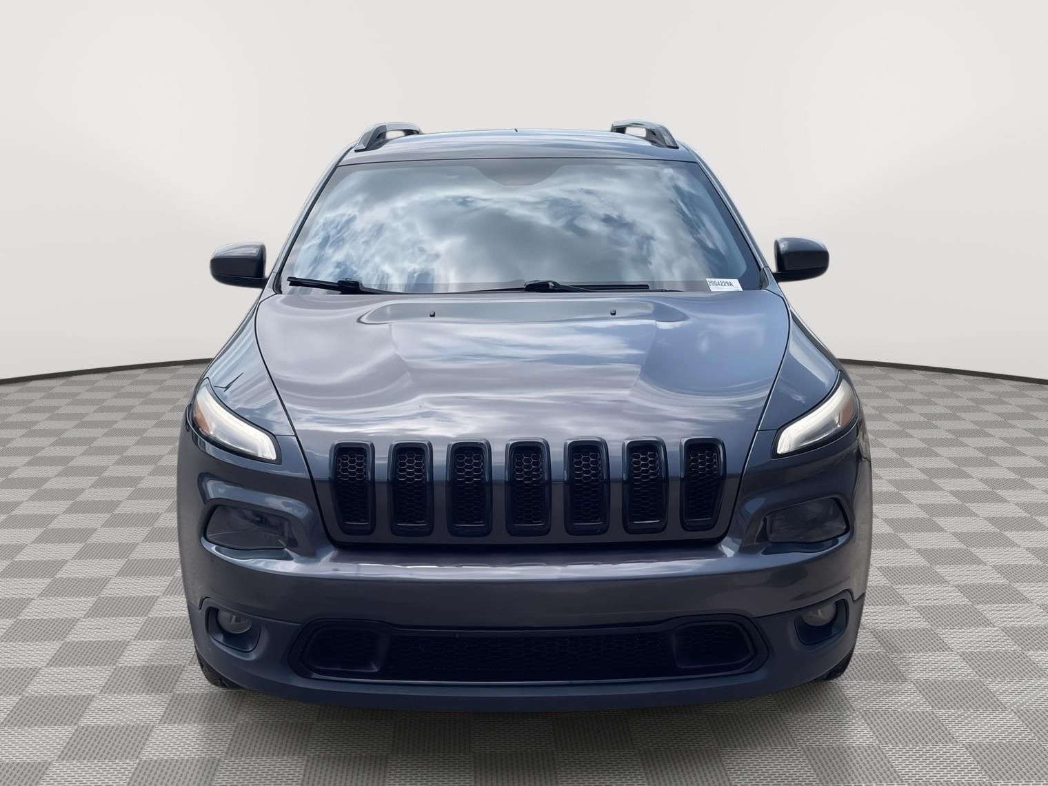 Vehicle photo 9