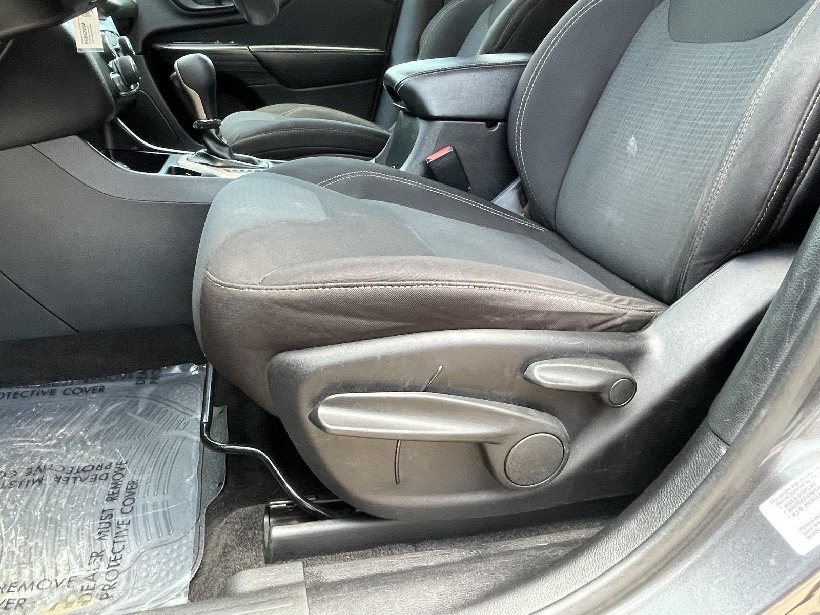 Vehicle photo 15