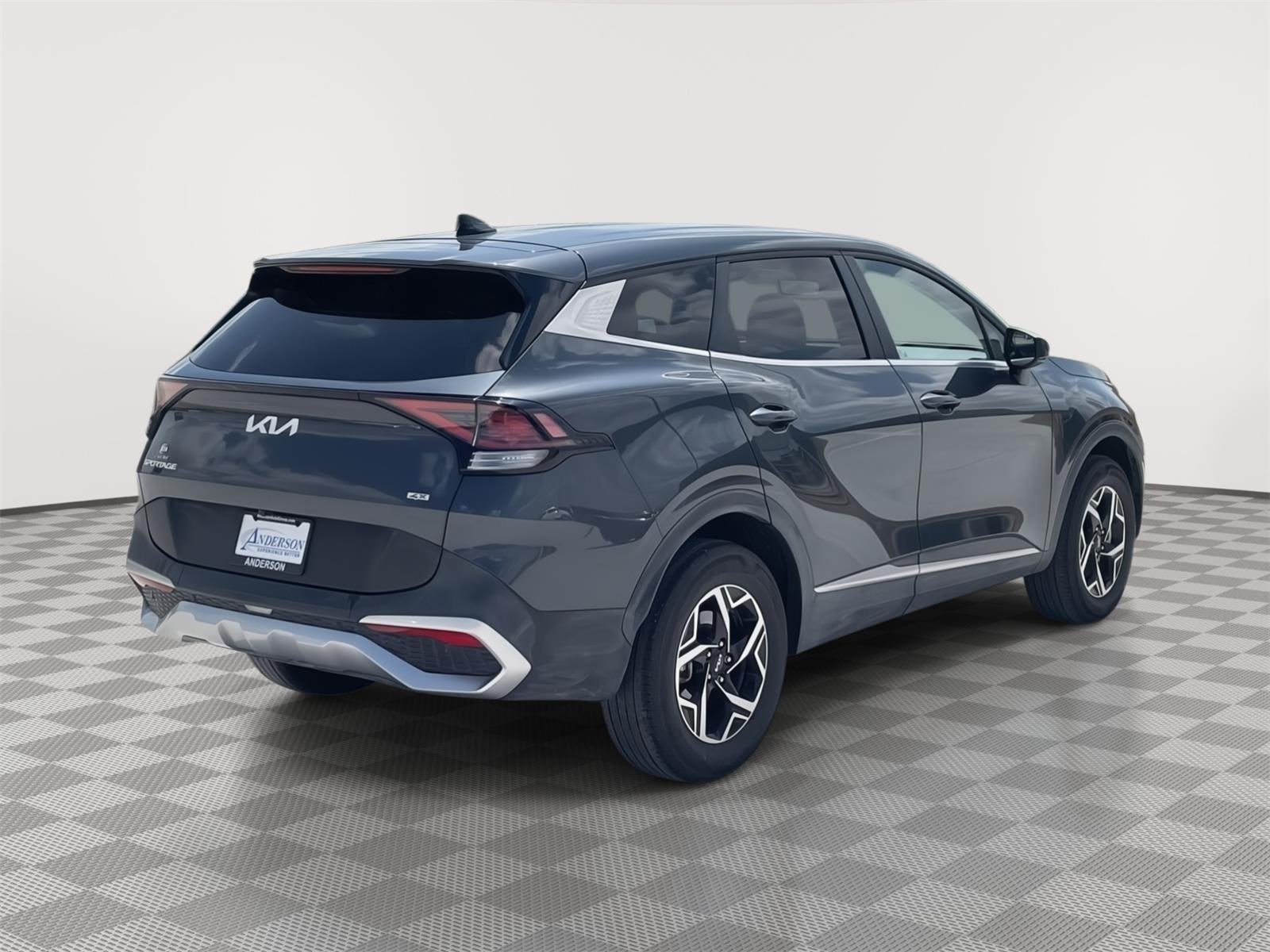 Vehicle photo 6