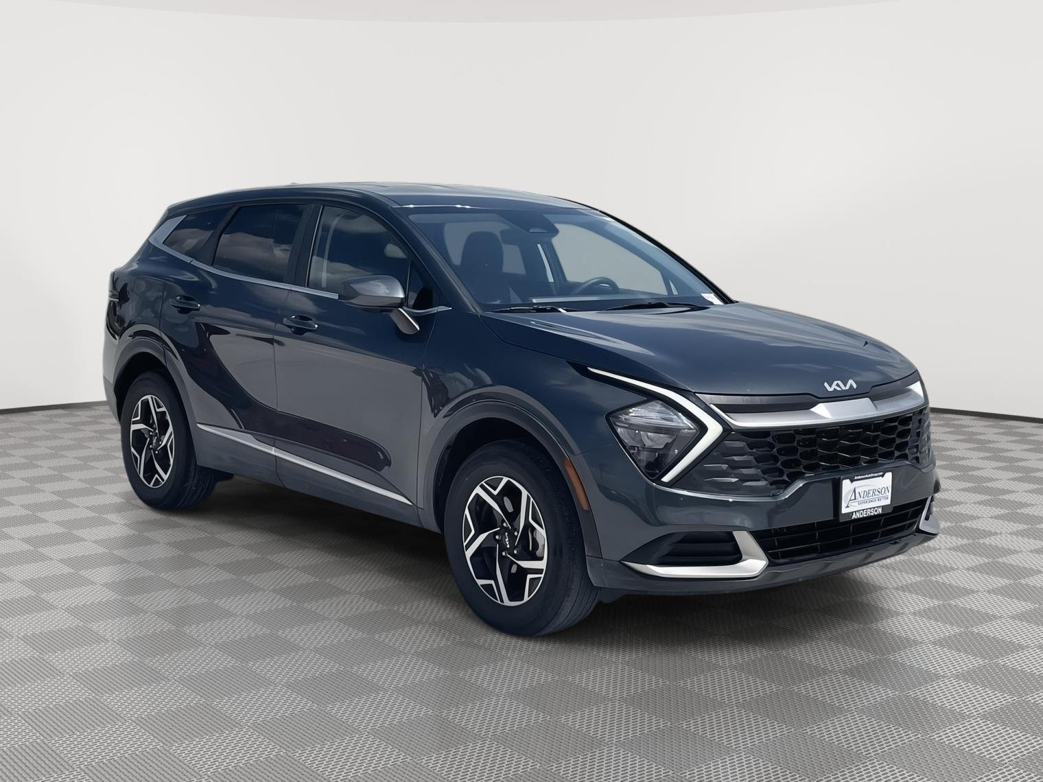 Vehicle photo 8