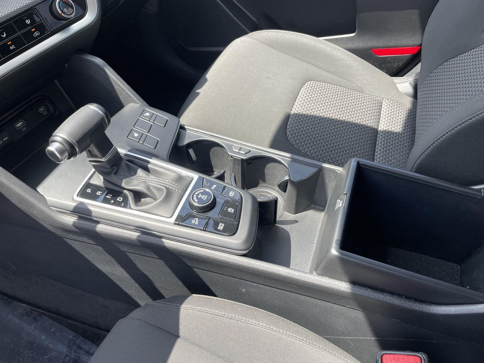 Vehicle photo 15