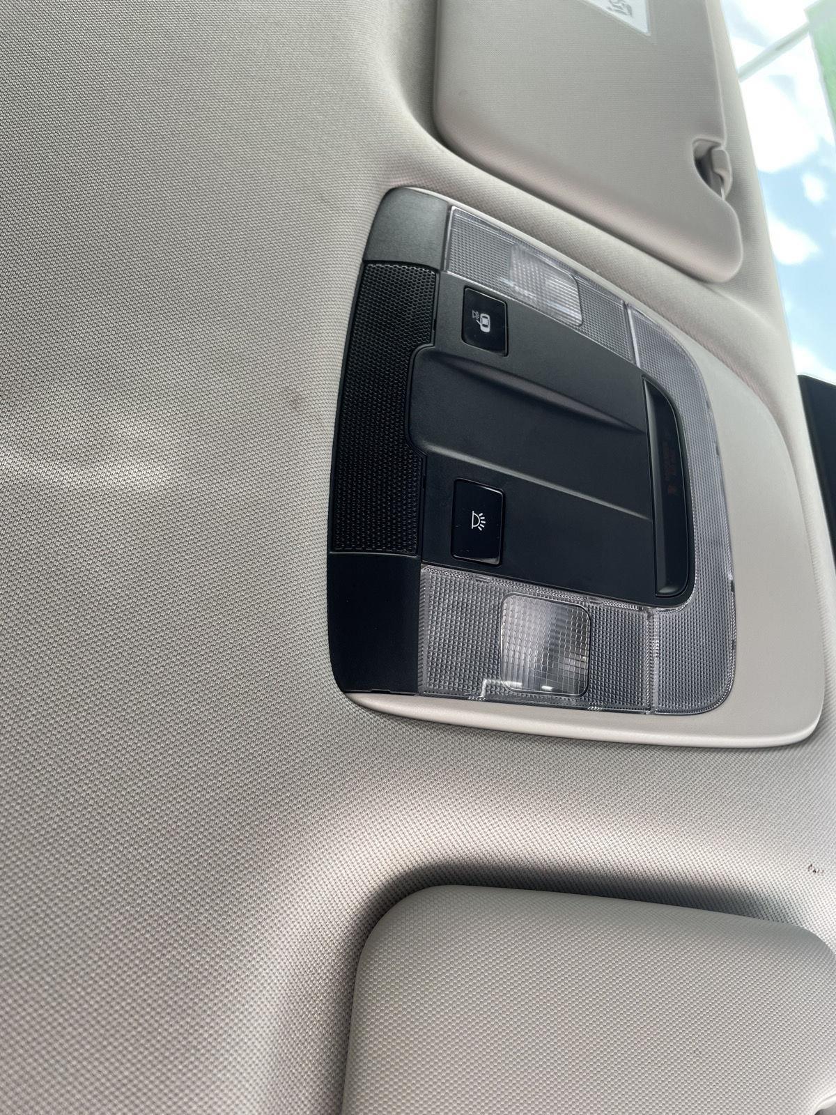 Vehicle photo 16