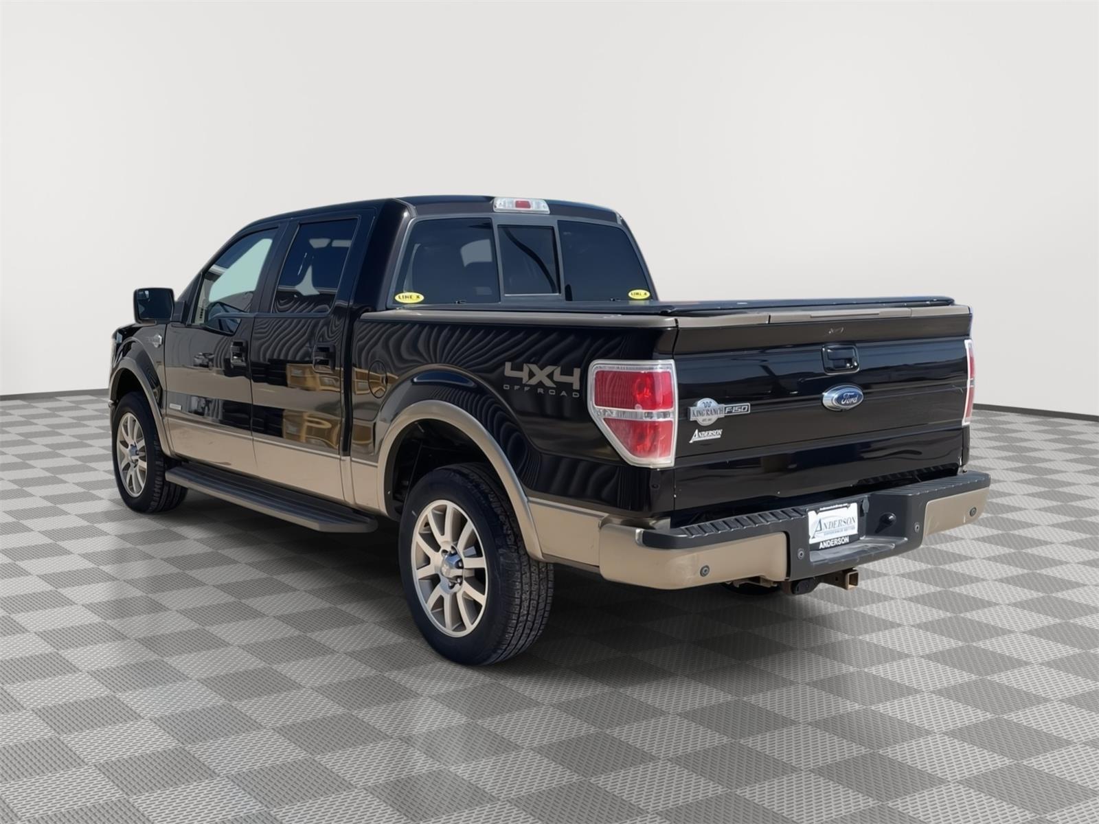 Vehicle photo 4