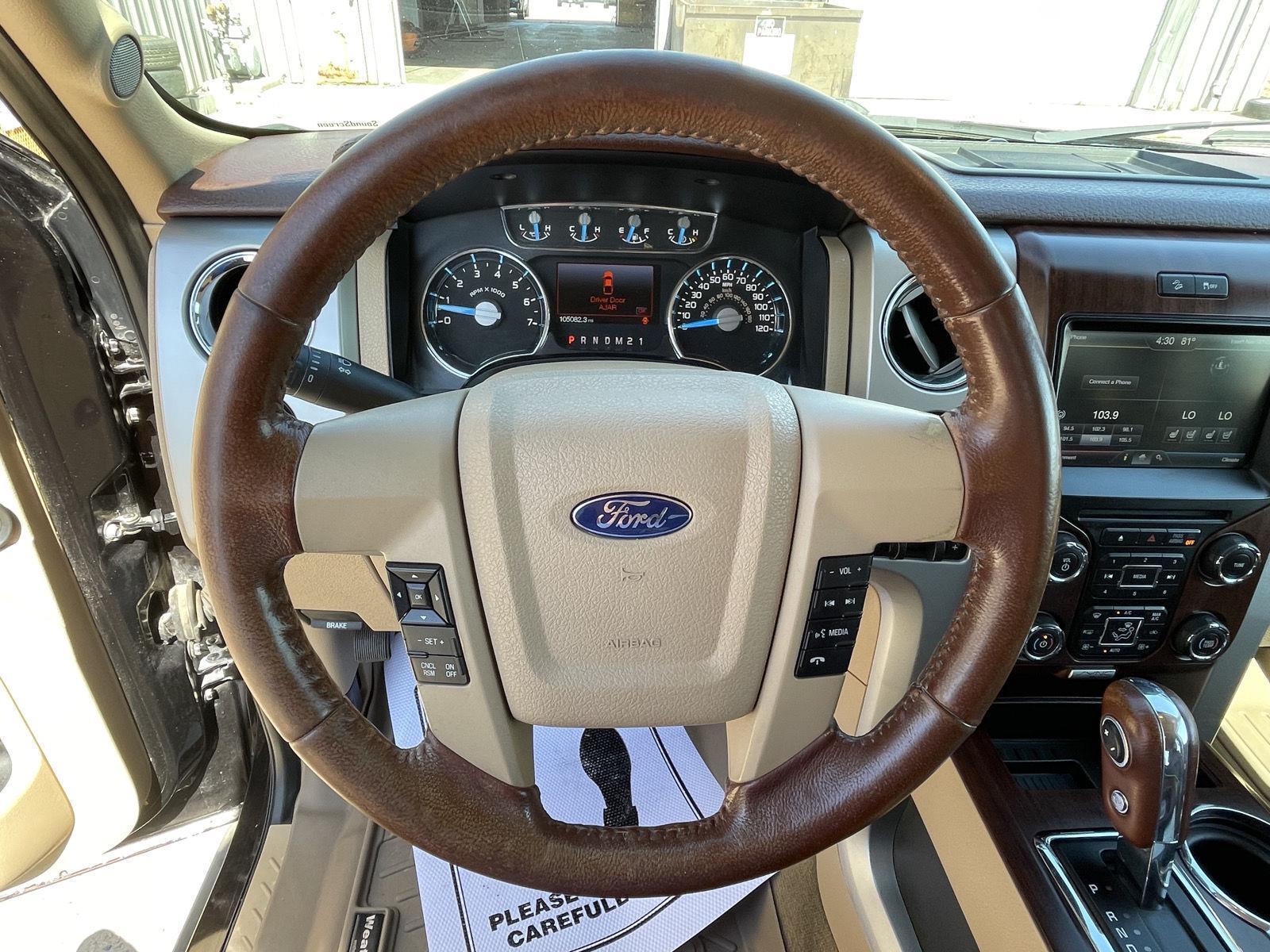 Vehicle photo 13