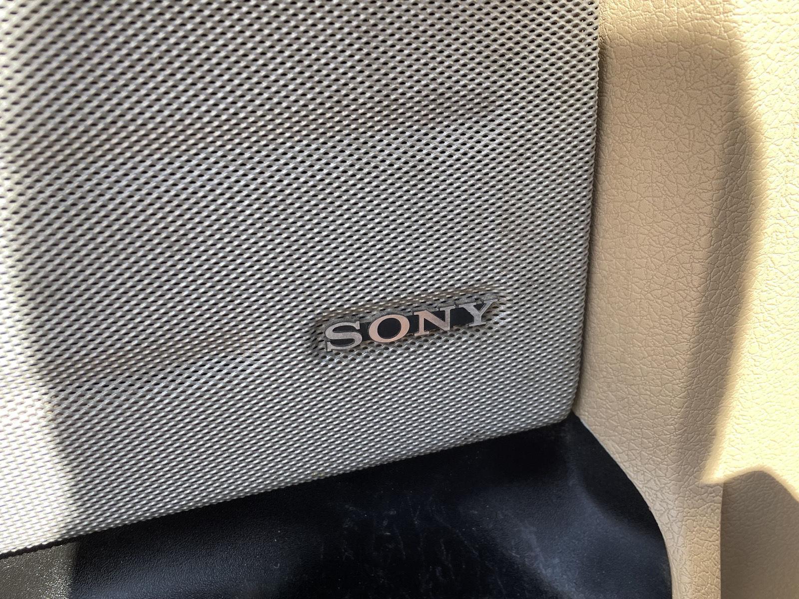 Vehicle photo 14