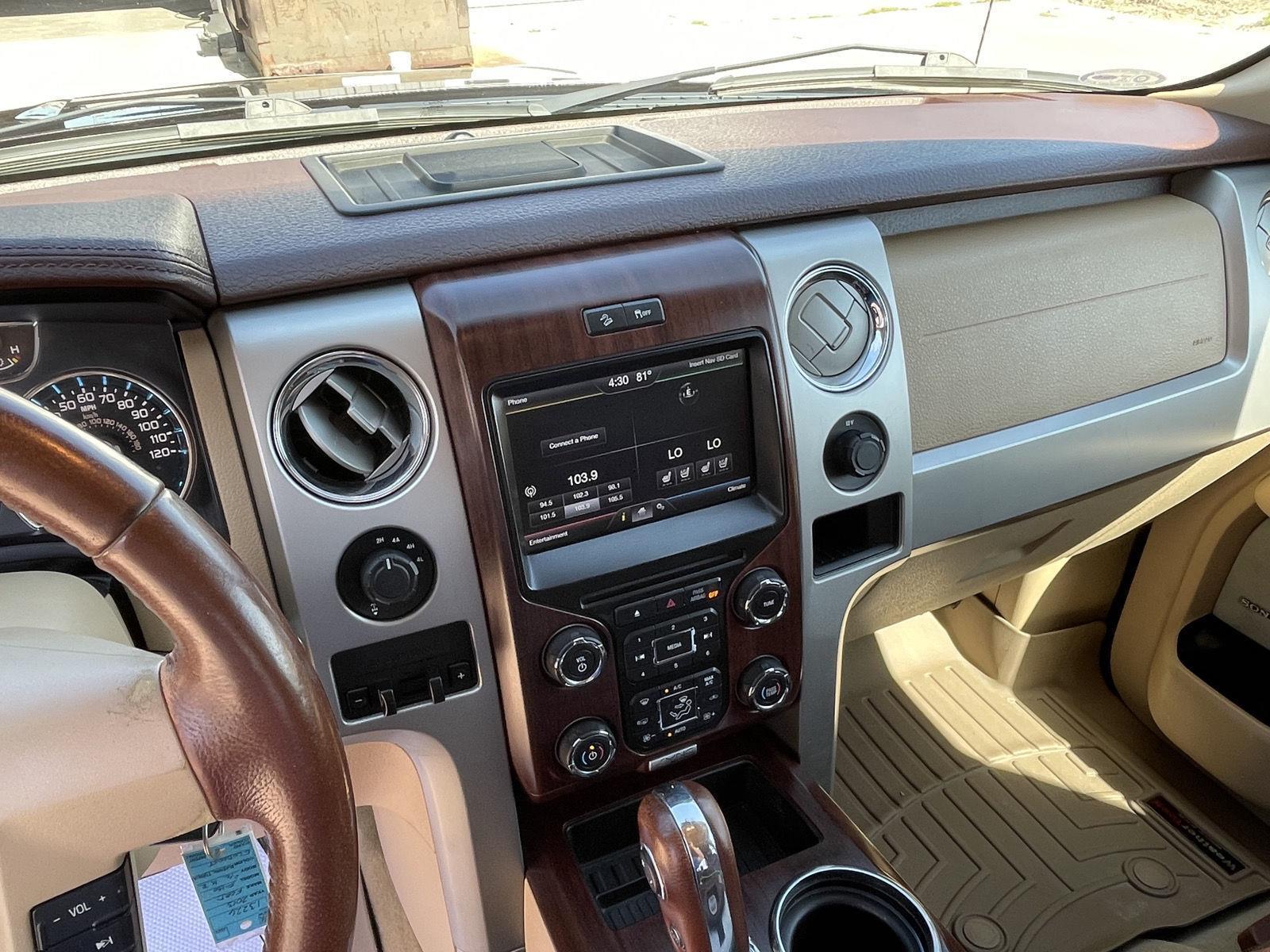 Vehicle photo 15