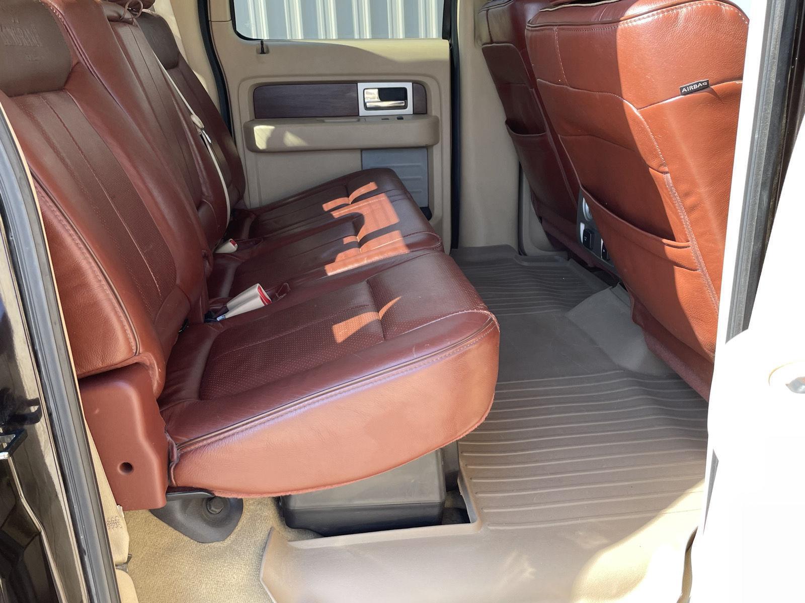 Vehicle photo 17