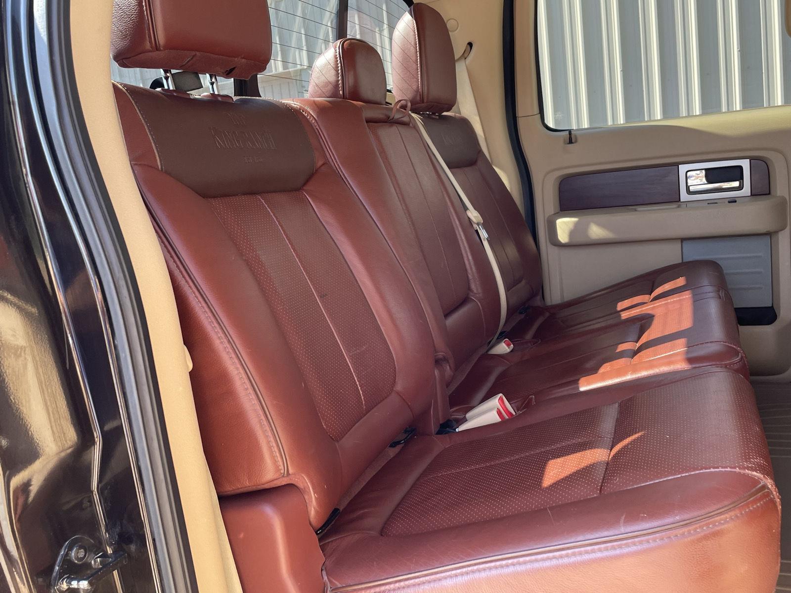 Vehicle photo 18
