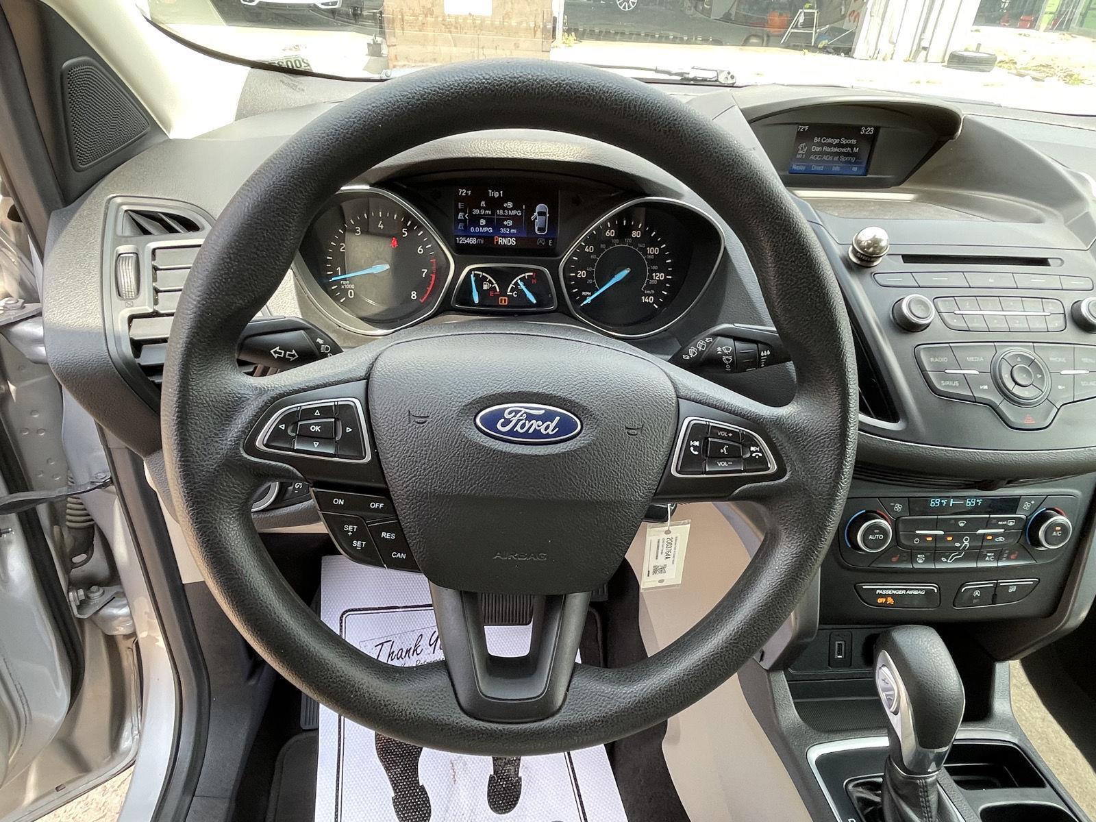 Vehicle photo 13