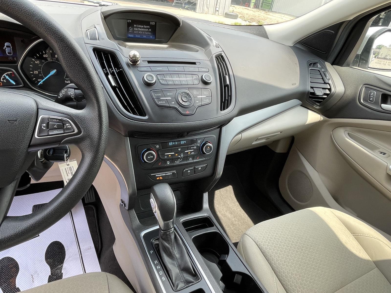 Vehicle photo 14