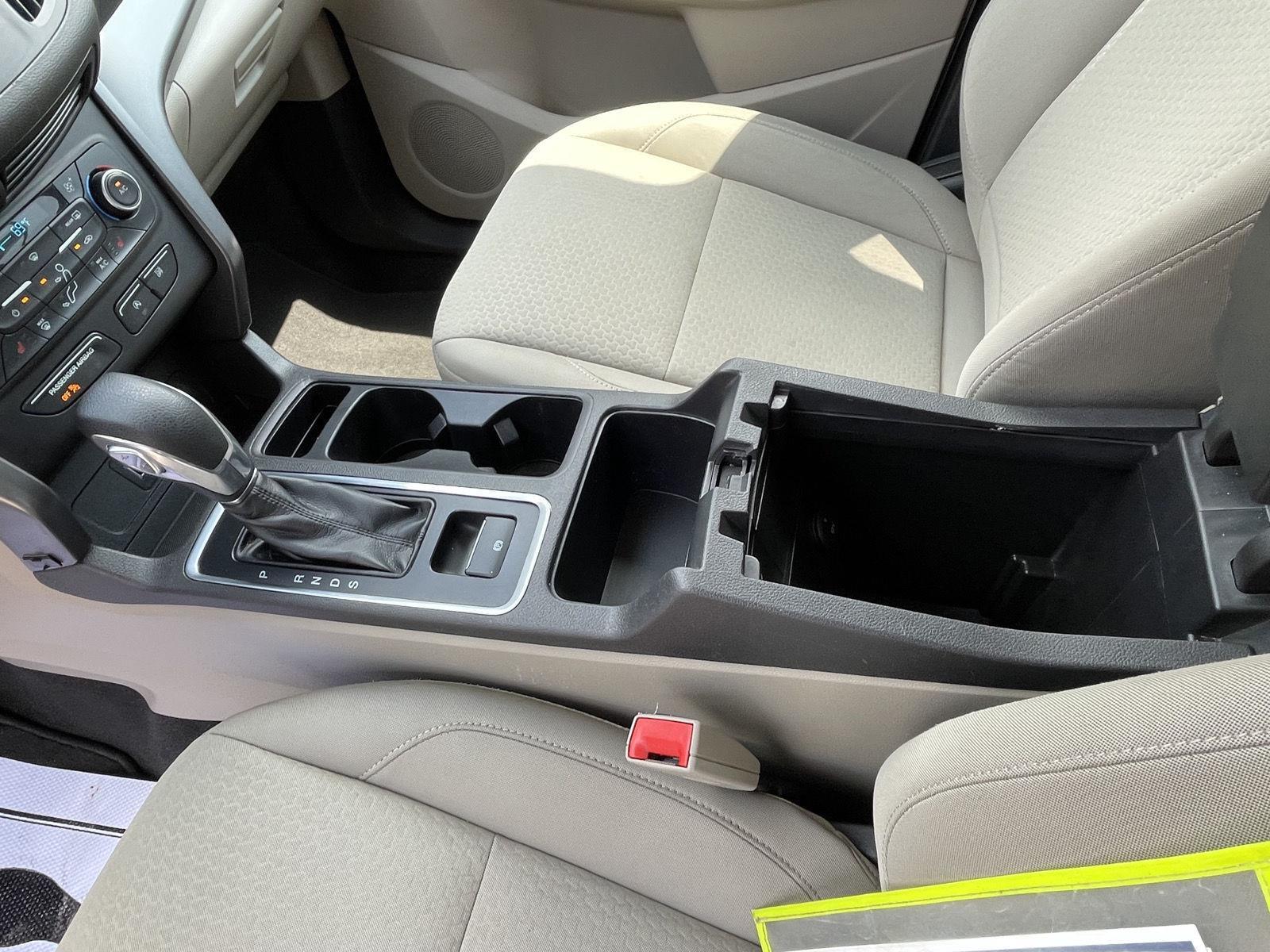 Vehicle photo 15