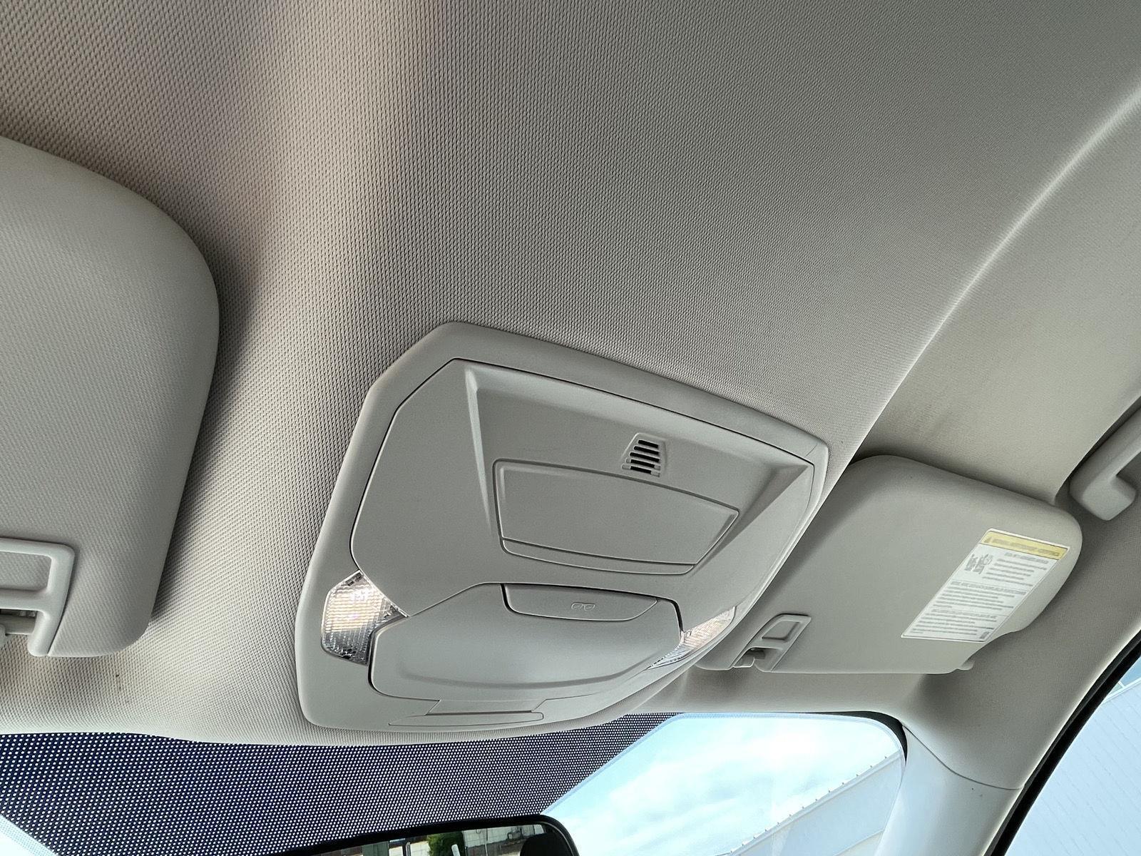 Vehicle photo 16