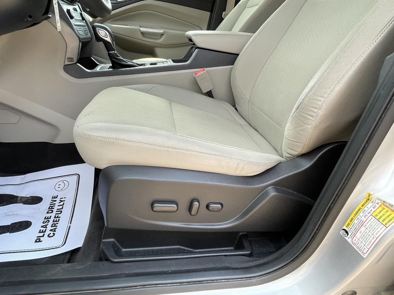 Vehicle photo 17