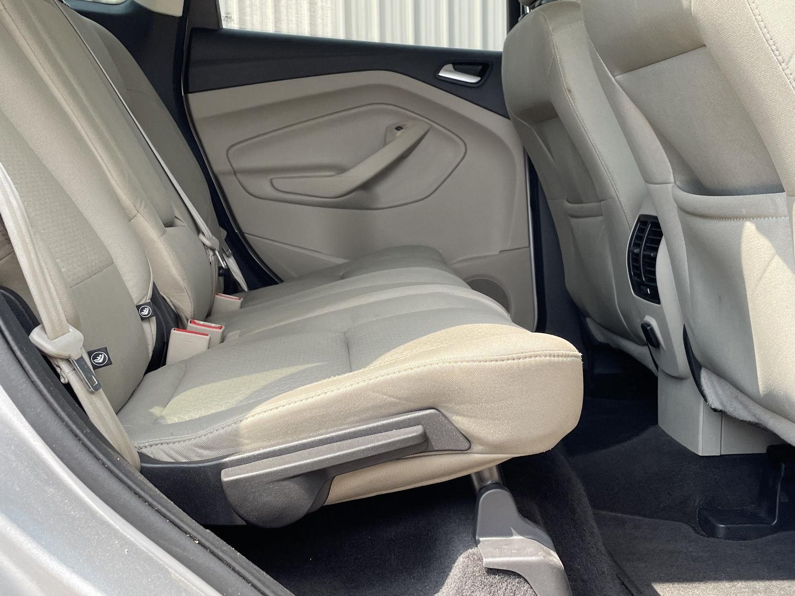 Vehicle photo 18