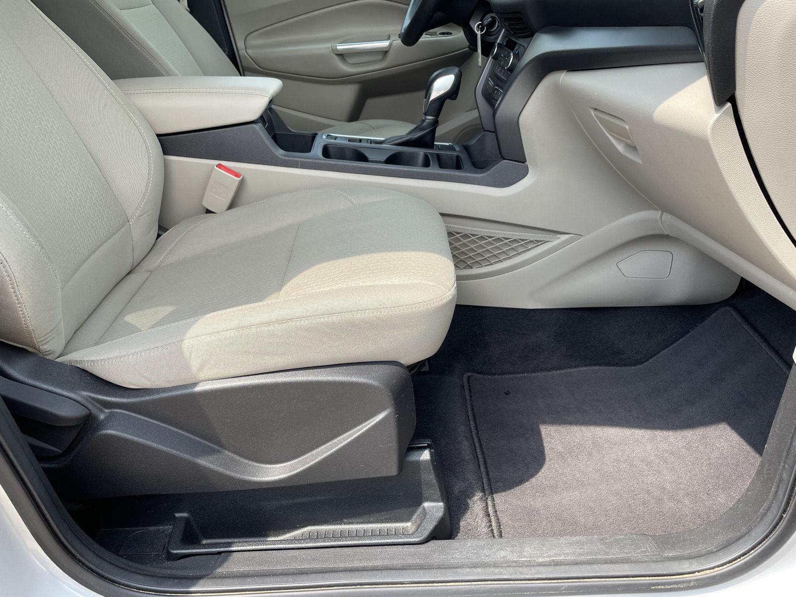 Vehicle photo 20