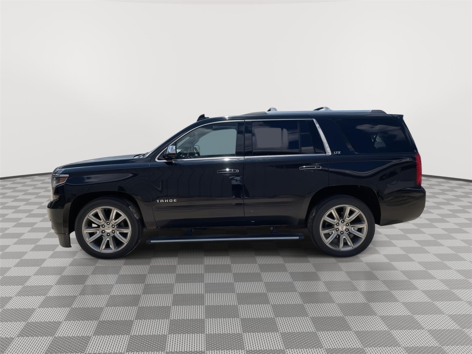 Vehicle photo 2