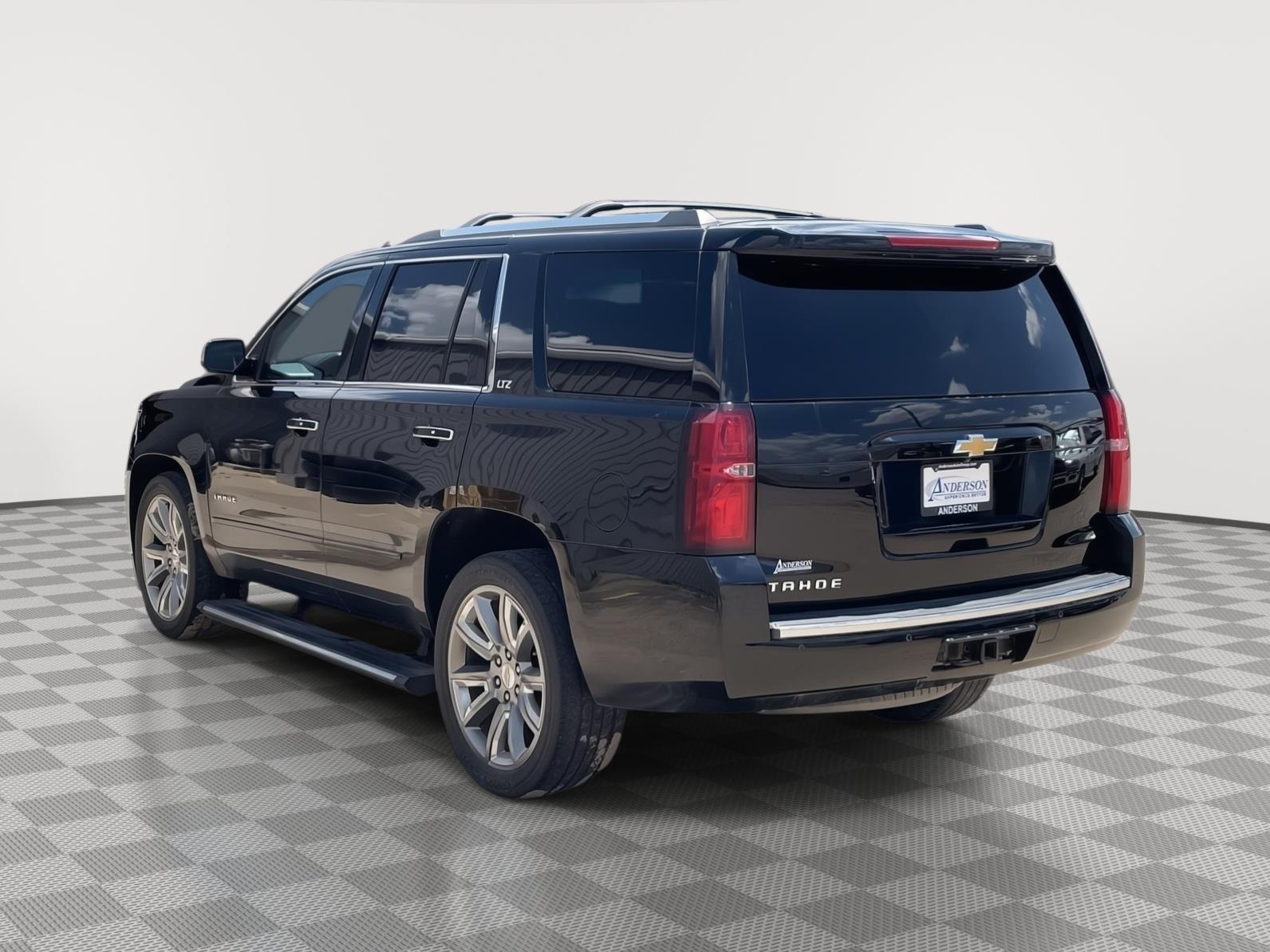 Vehicle photo 4