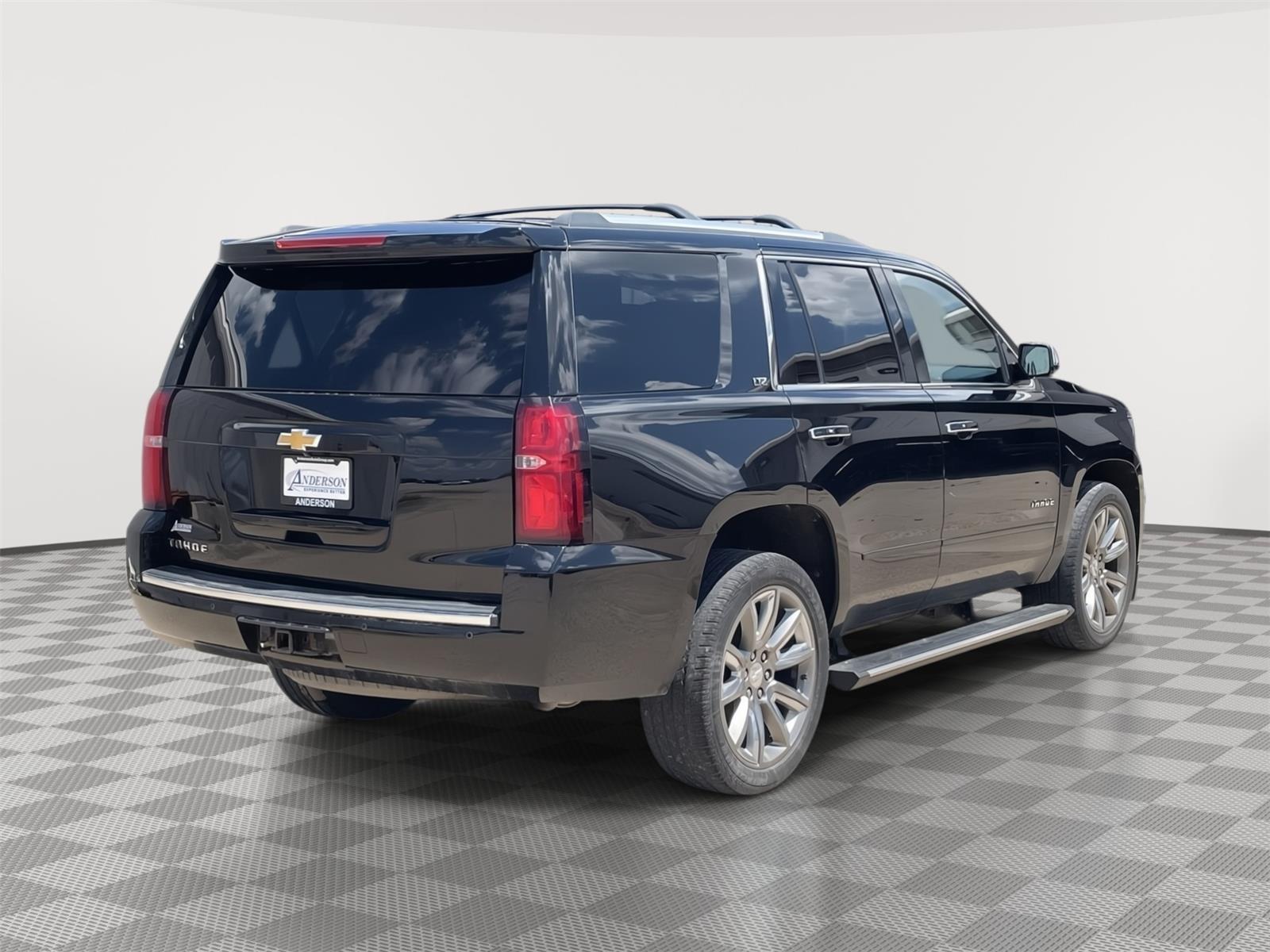 Vehicle photo 6