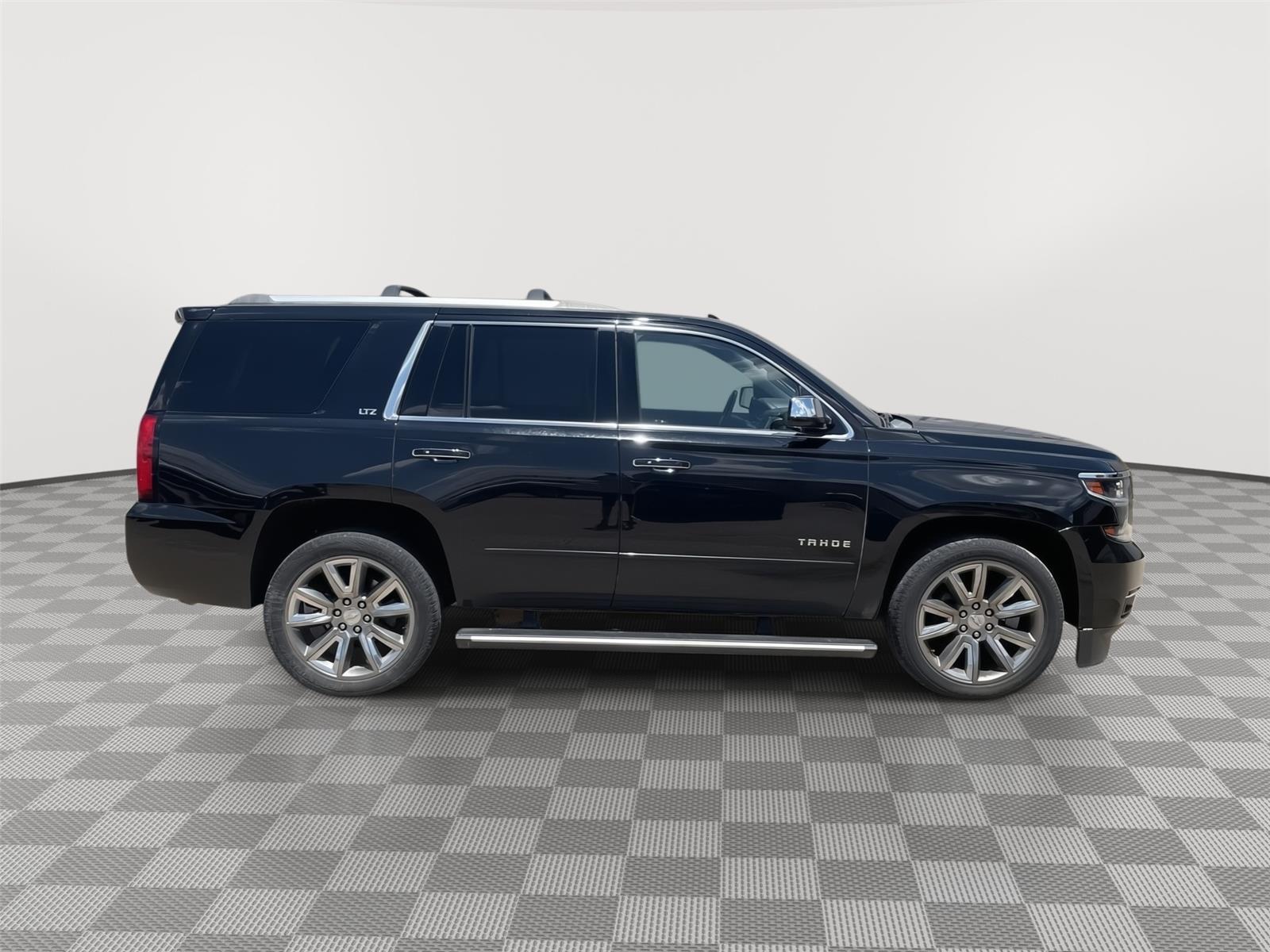 Vehicle photo 7