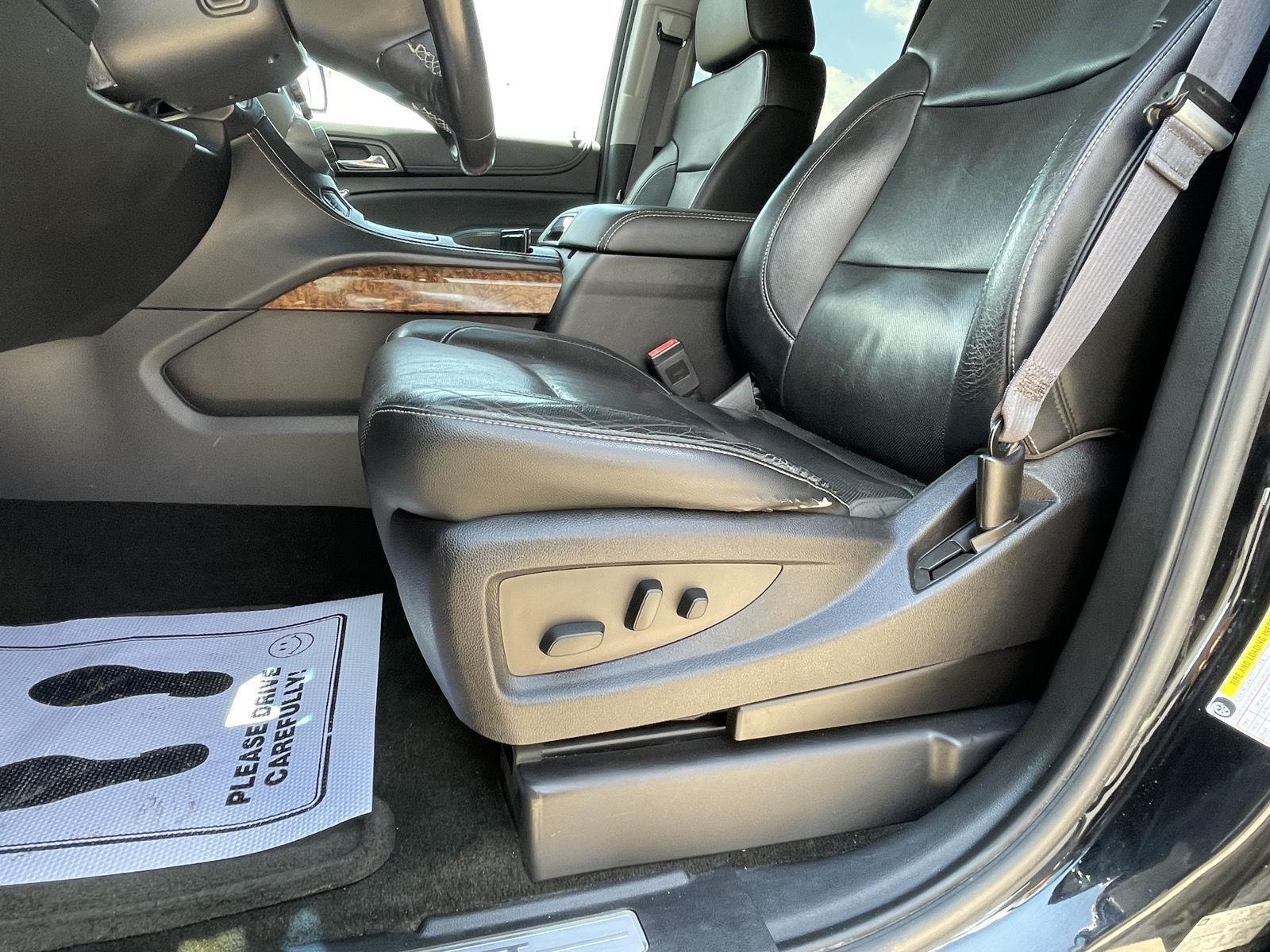 Vehicle photo 19