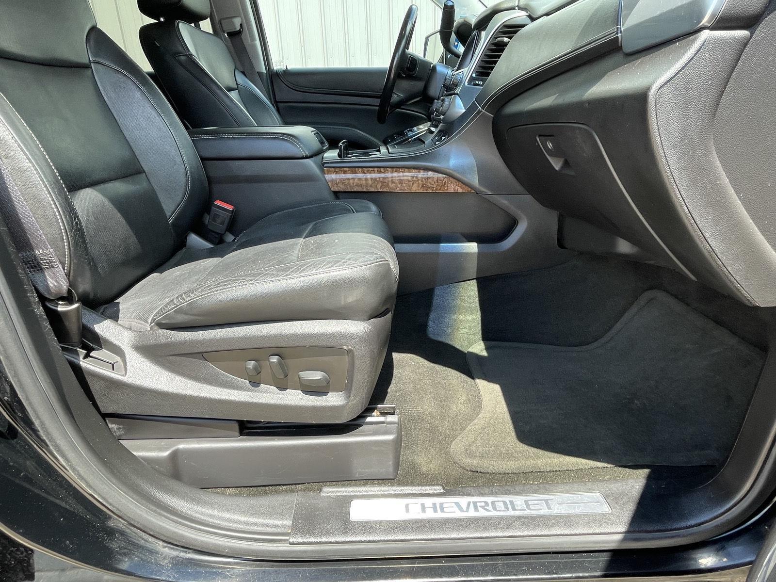 Vehicle photo 24