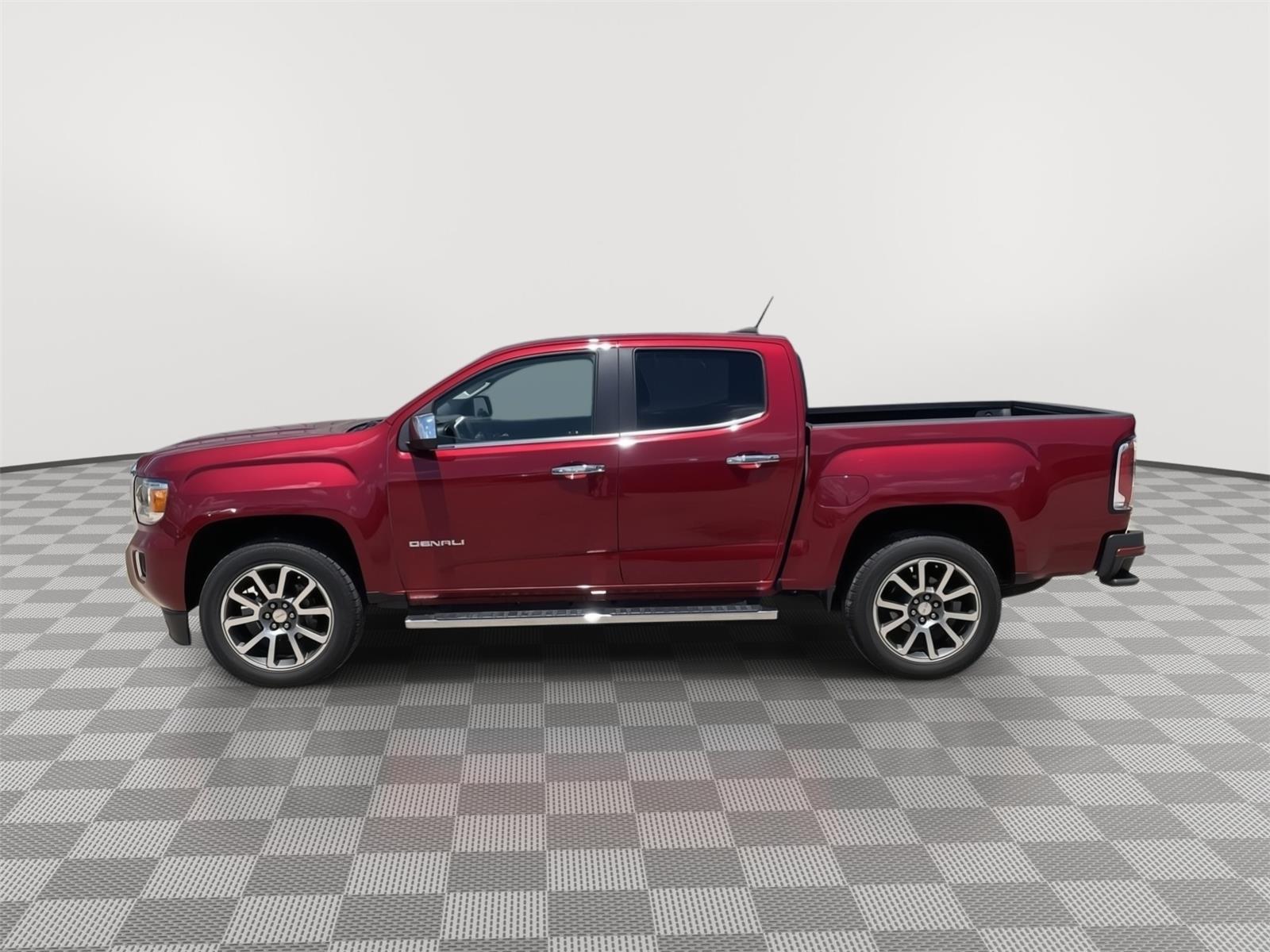Vehicle photo 2