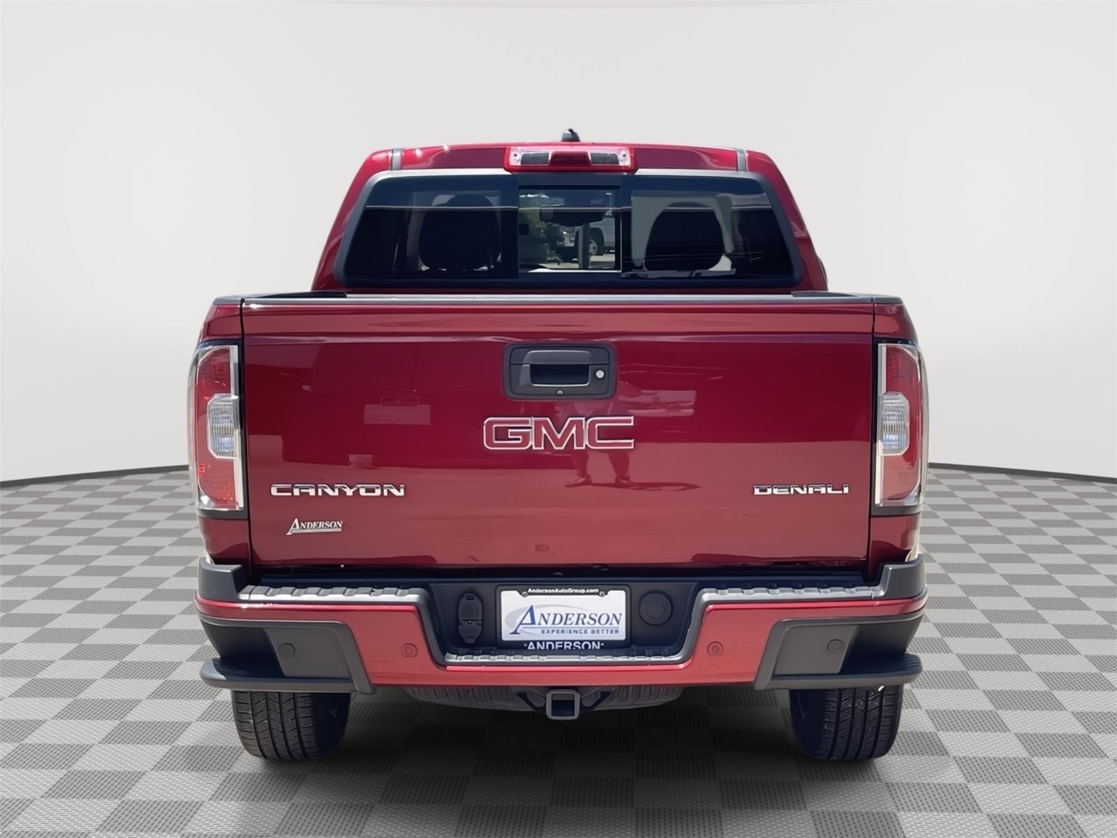 Vehicle photo 5