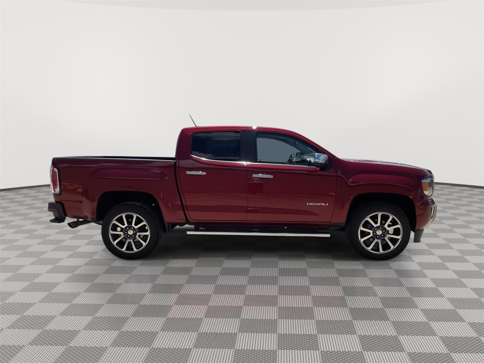 Vehicle photo 7