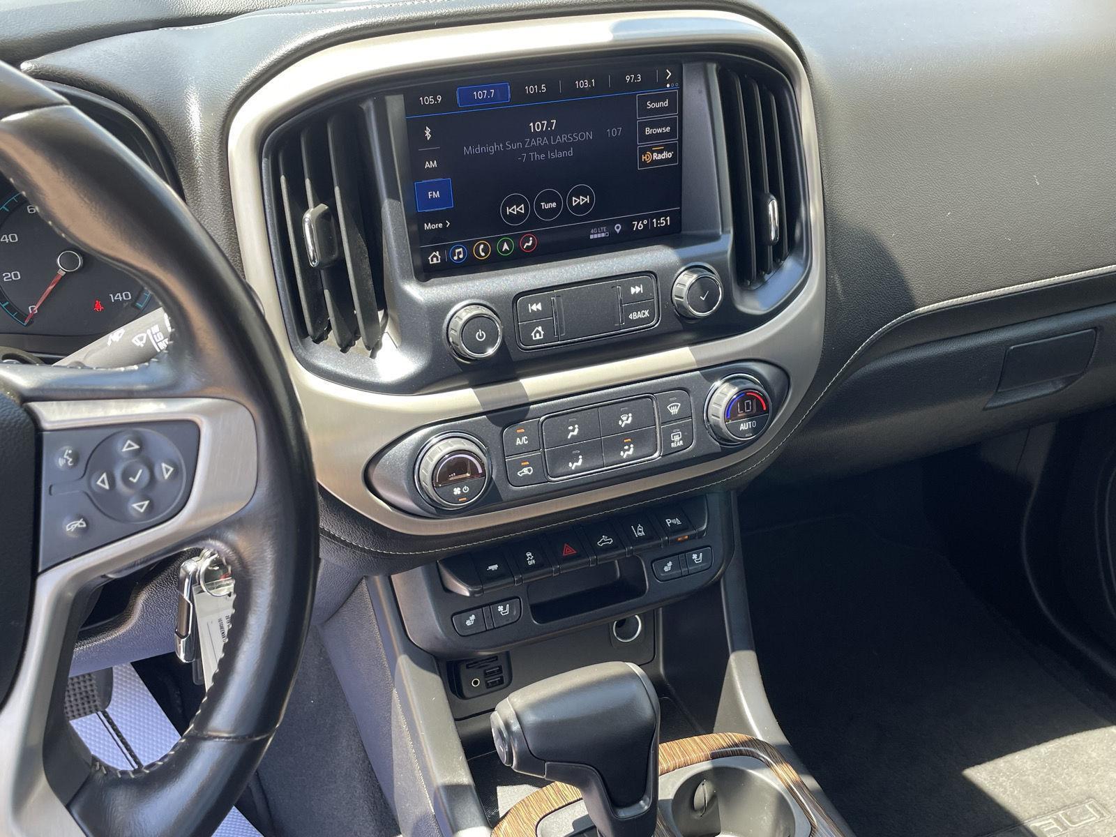 Vehicle photo 15