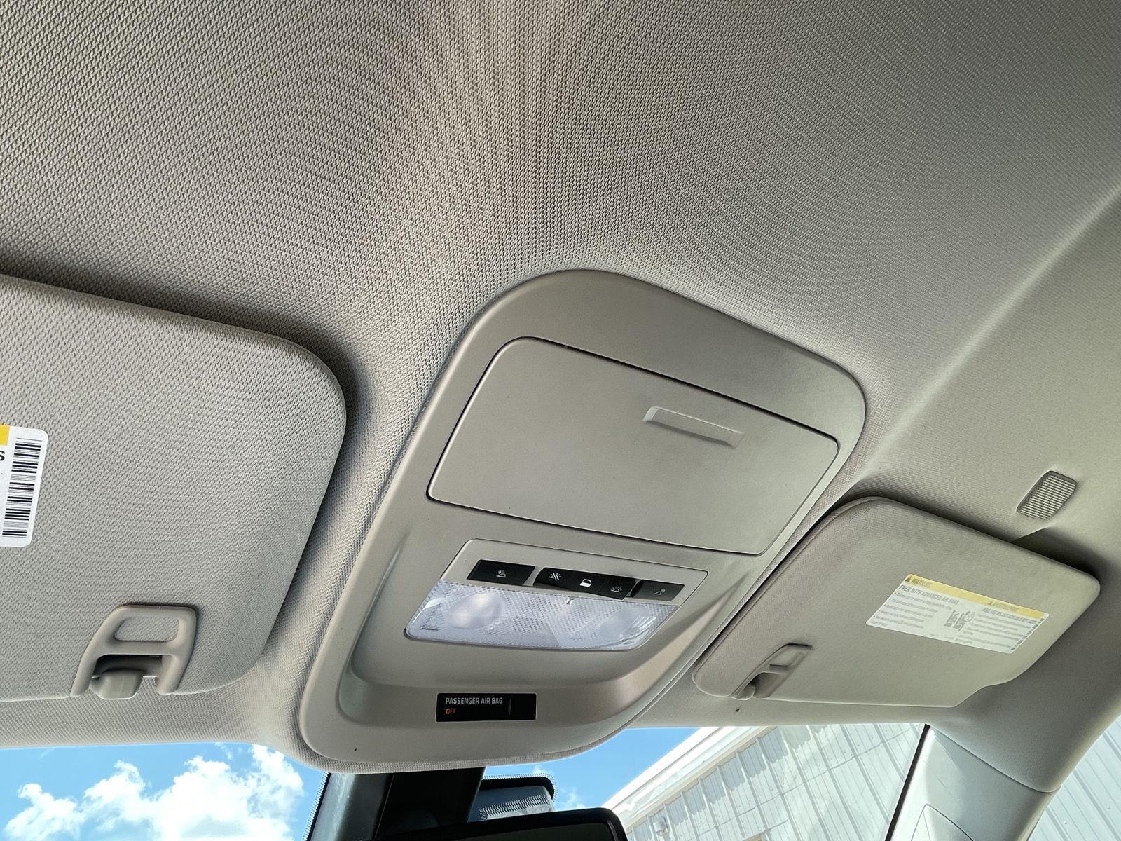 Vehicle photo 17