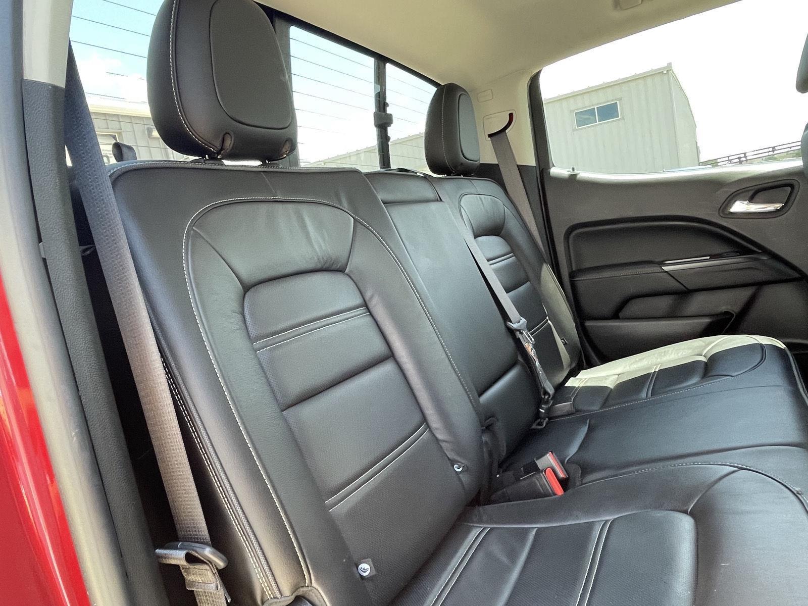 Vehicle photo 20