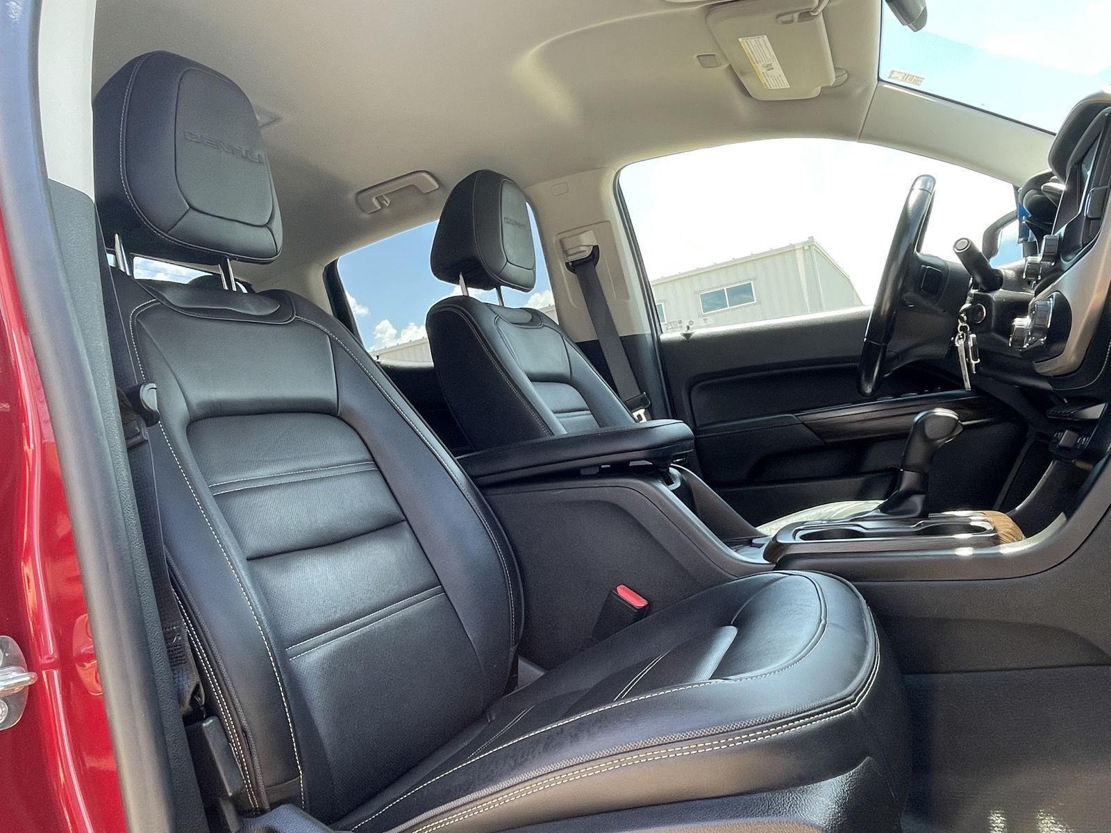 Vehicle photo 22