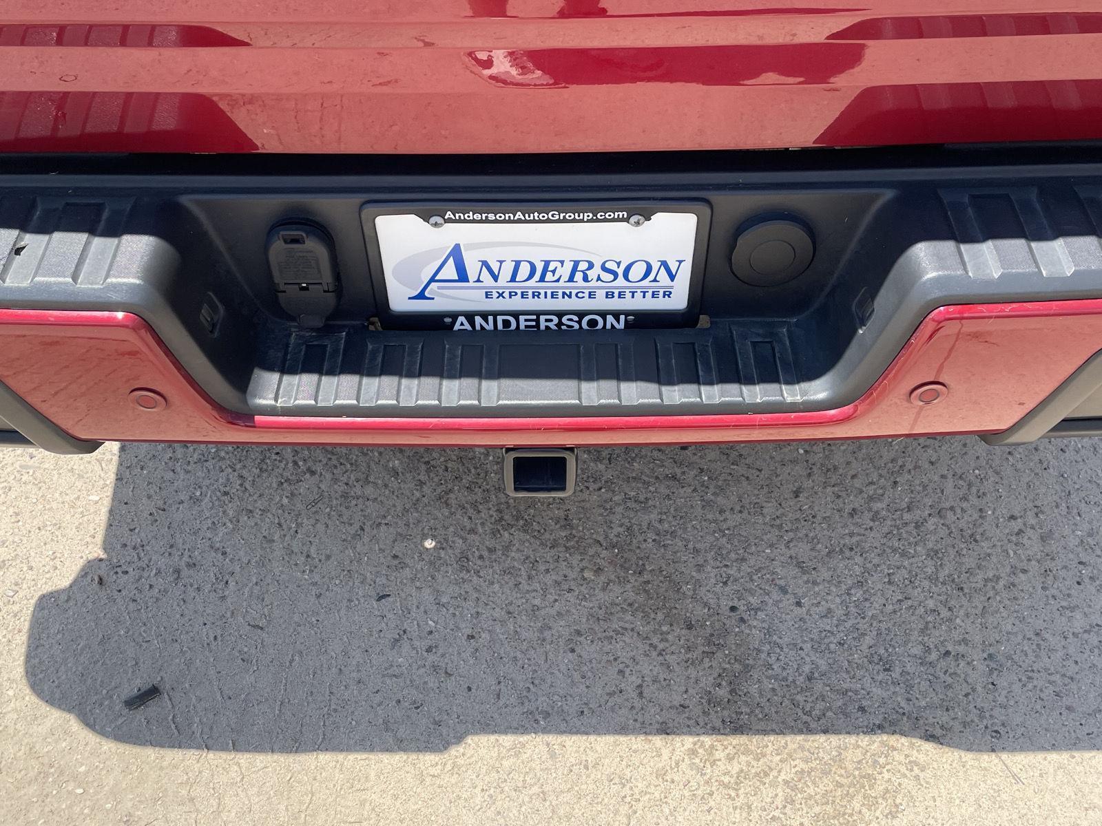 Vehicle photo 23