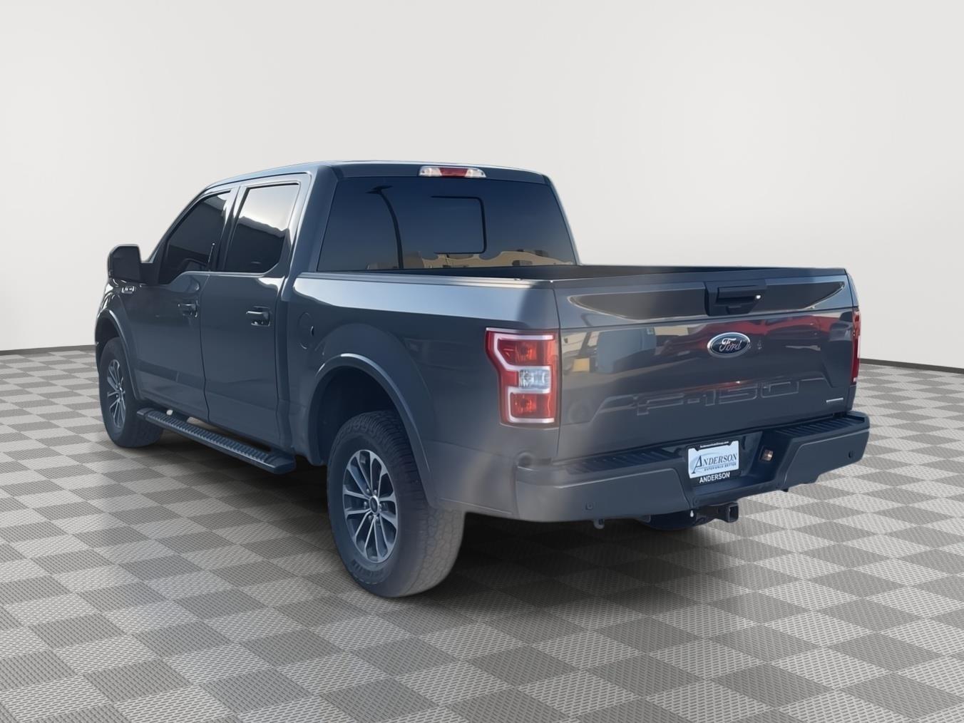 Vehicle photo 4