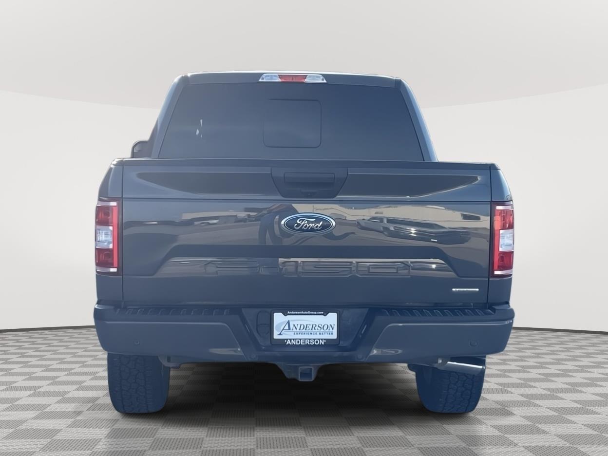 Vehicle photo 5