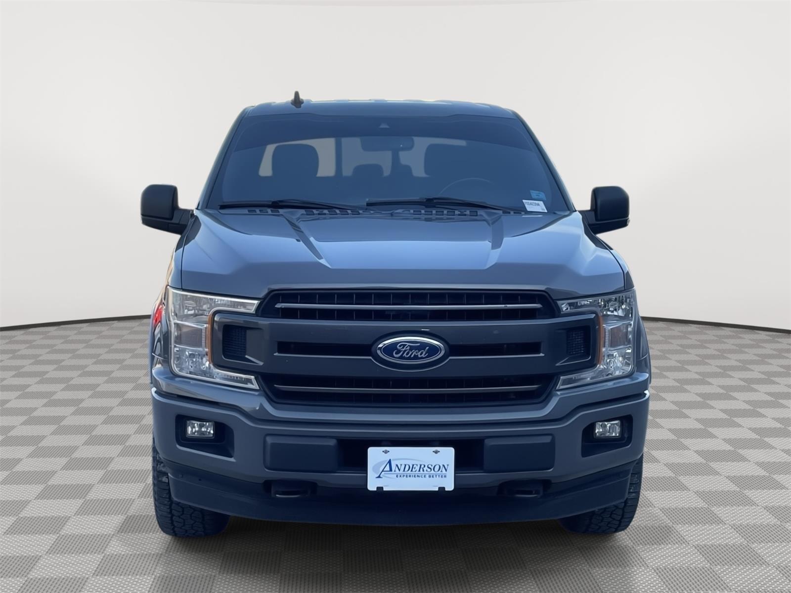 Vehicle photo 9