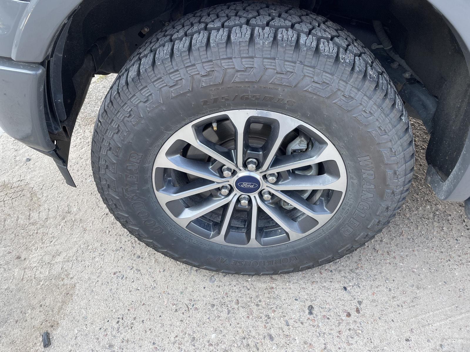 Vehicle photo 11