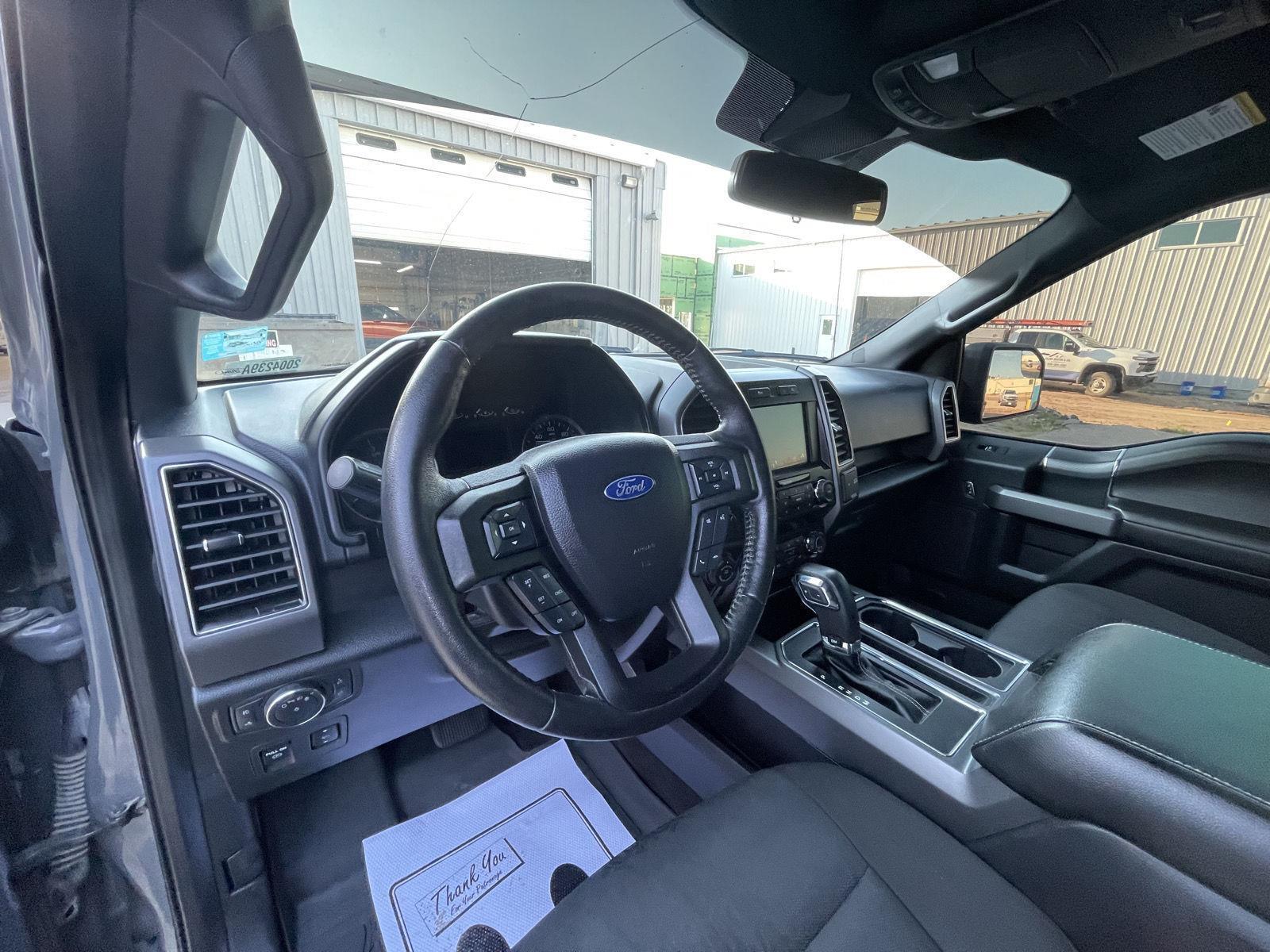 Vehicle photo 14