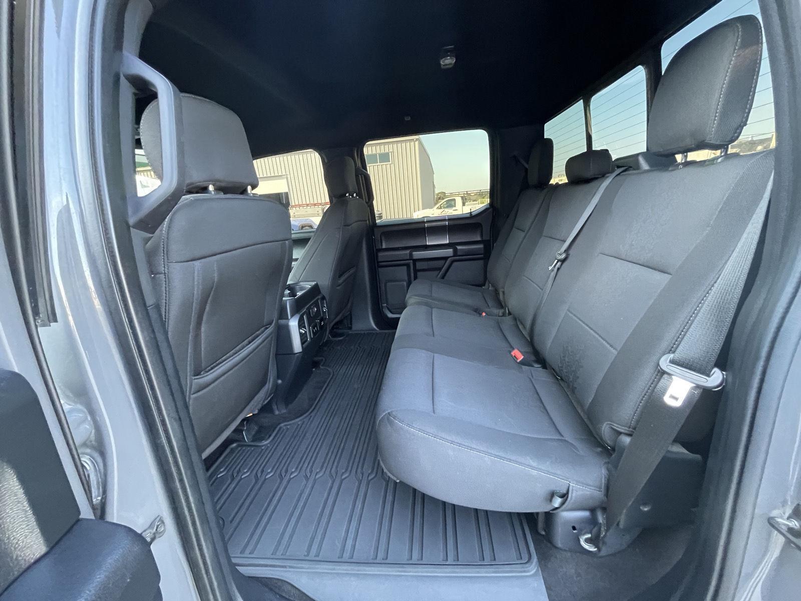 Vehicle photo 16