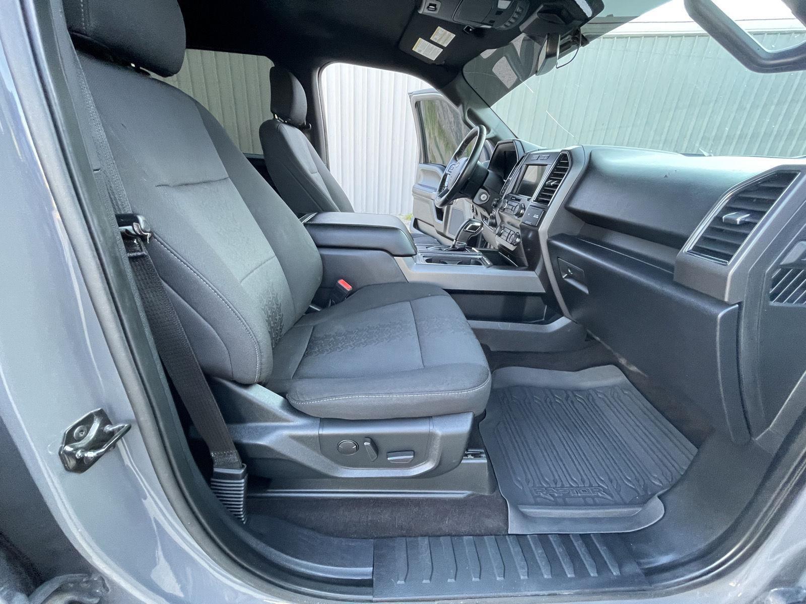 Vehicle photo 19