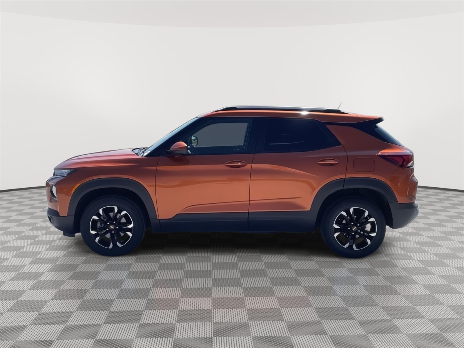 Vehicle photo 2