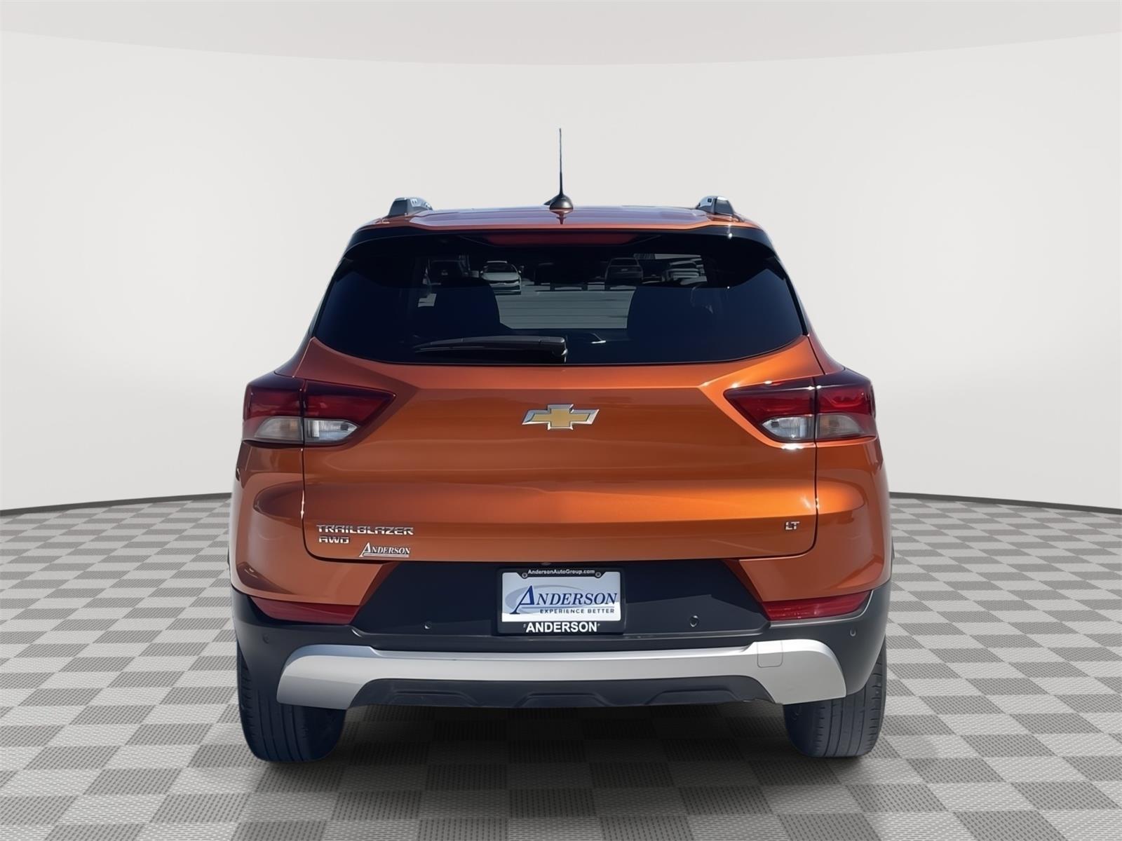 Vehicle photo 5